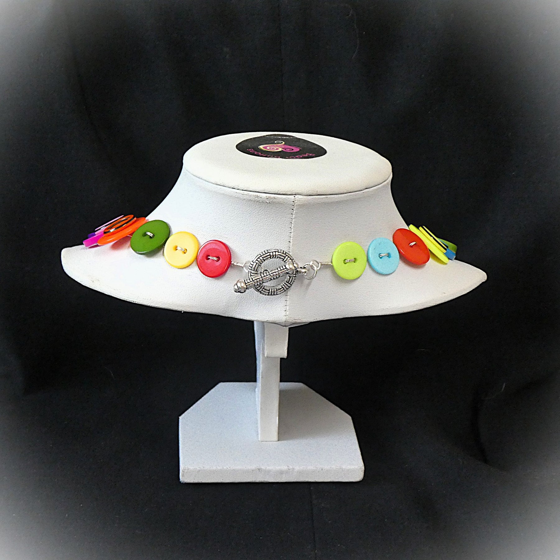 Button necklace and earrings - Round and Round