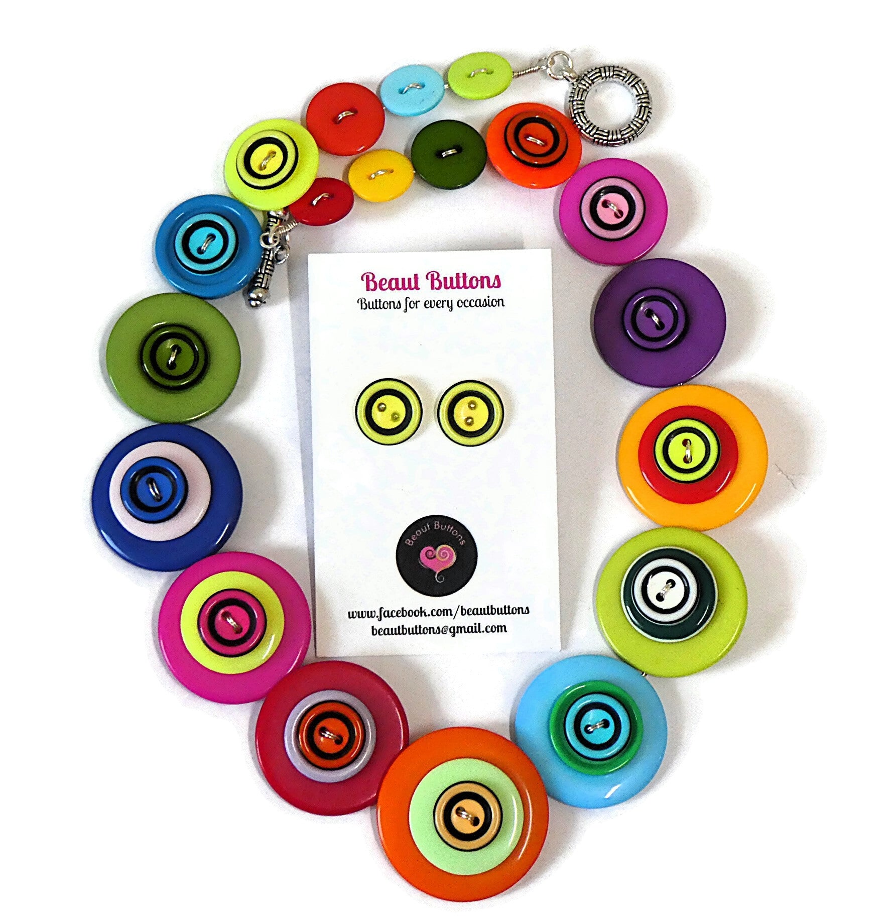 Button necklace and earrings - Round and Round