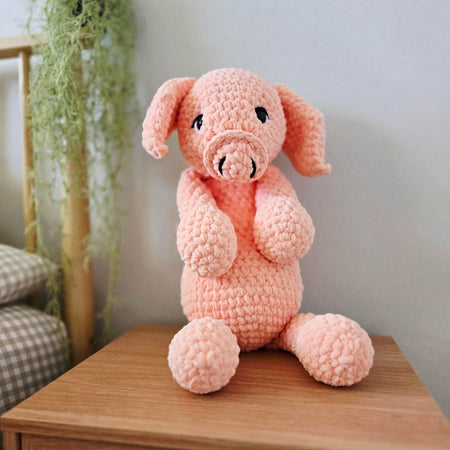 Pumpernickel the Pig ~ crochet pig