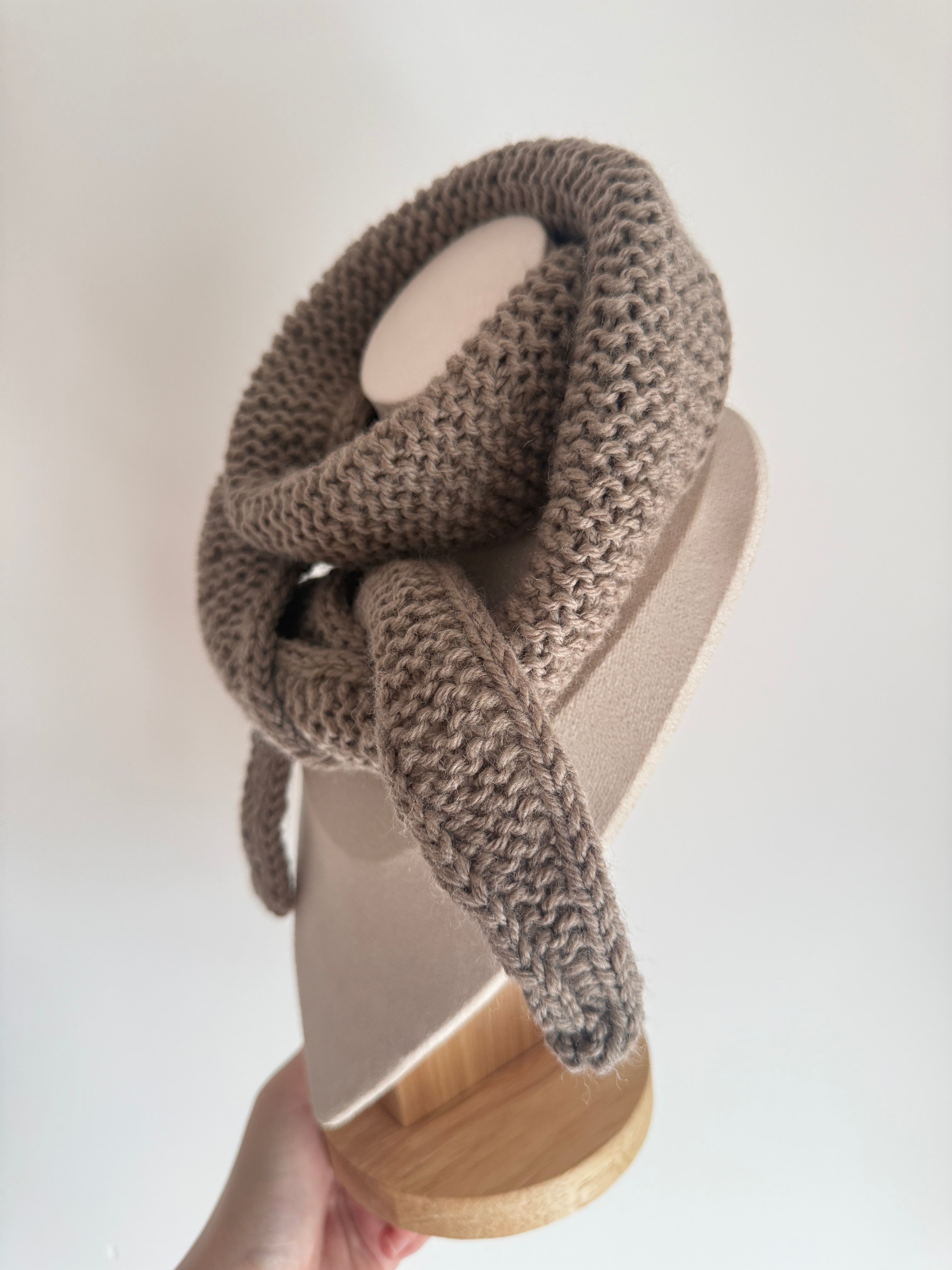 Knitted woolen Sophie scarf Dark beige
