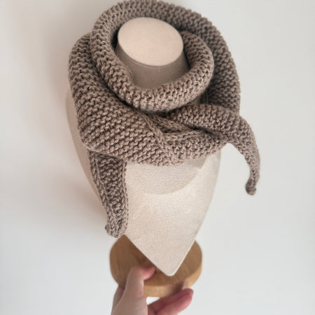 Knitted woolen Sophie scarf Dark beige