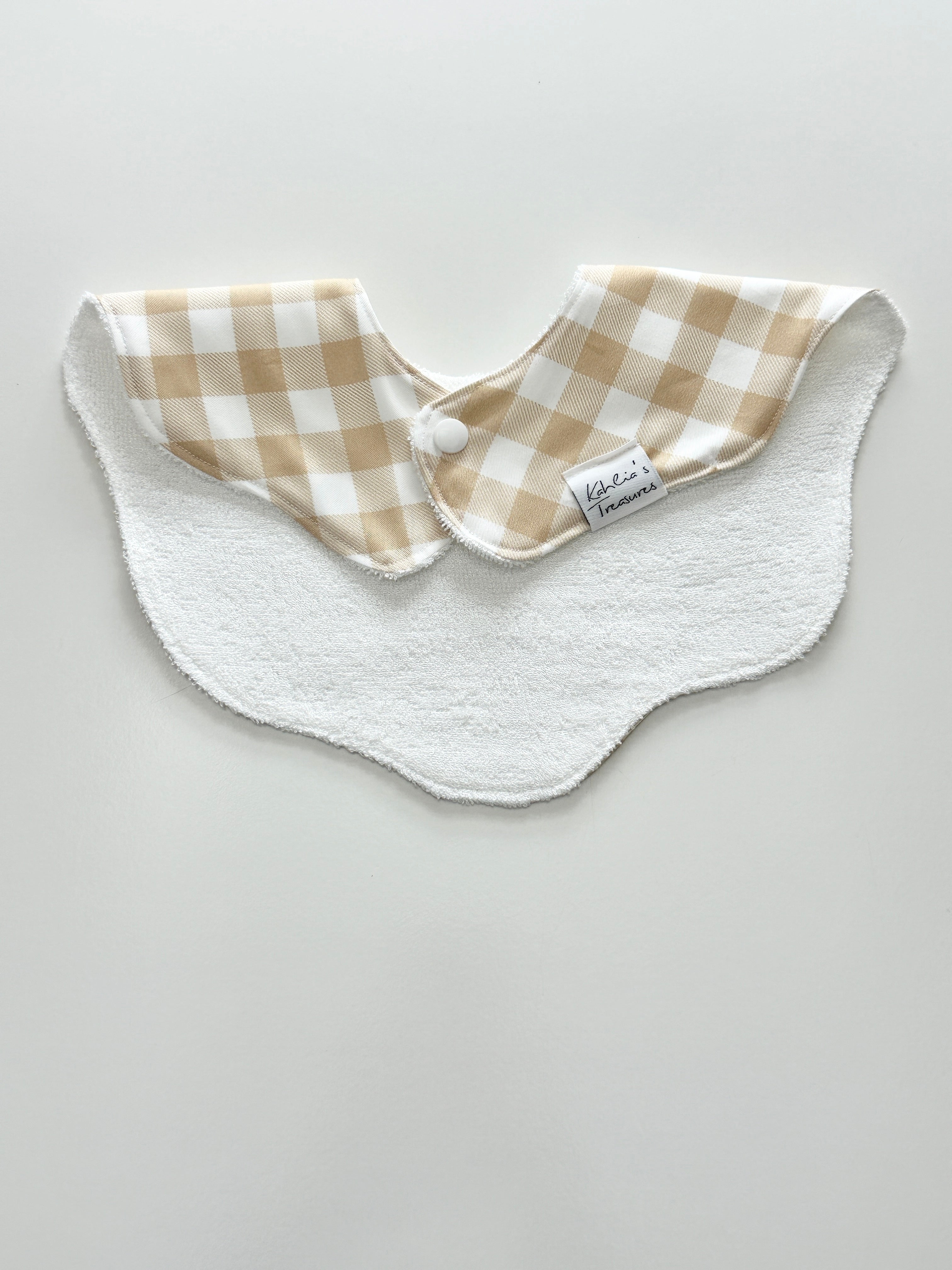 Beige gingham scalloped bib