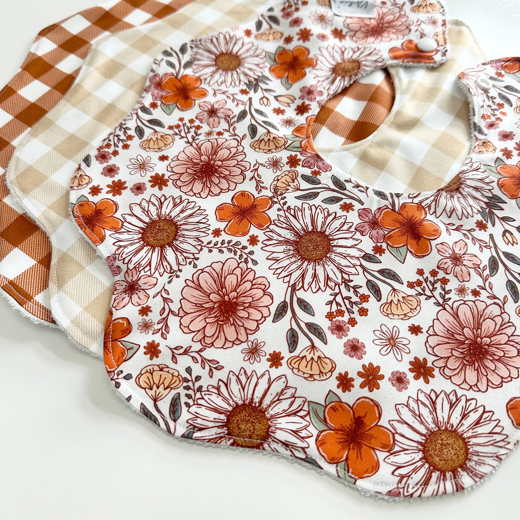 Beige gingham scalloped bib