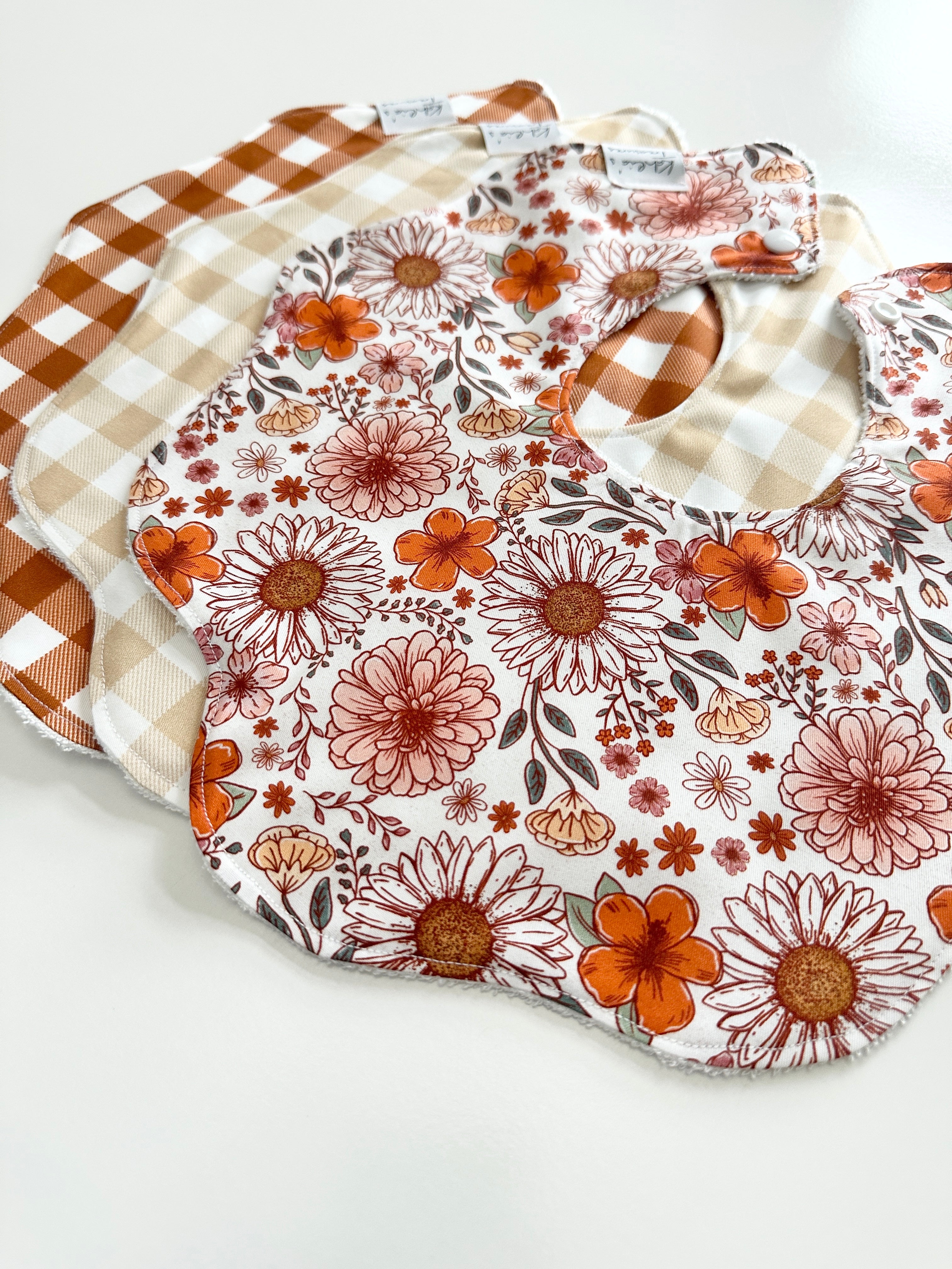 Beige gingham scalloped bib