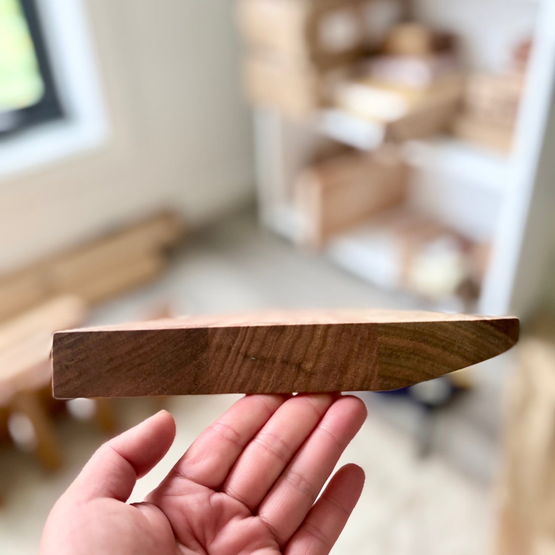 Tasmanian oak Floating shelf 900mm