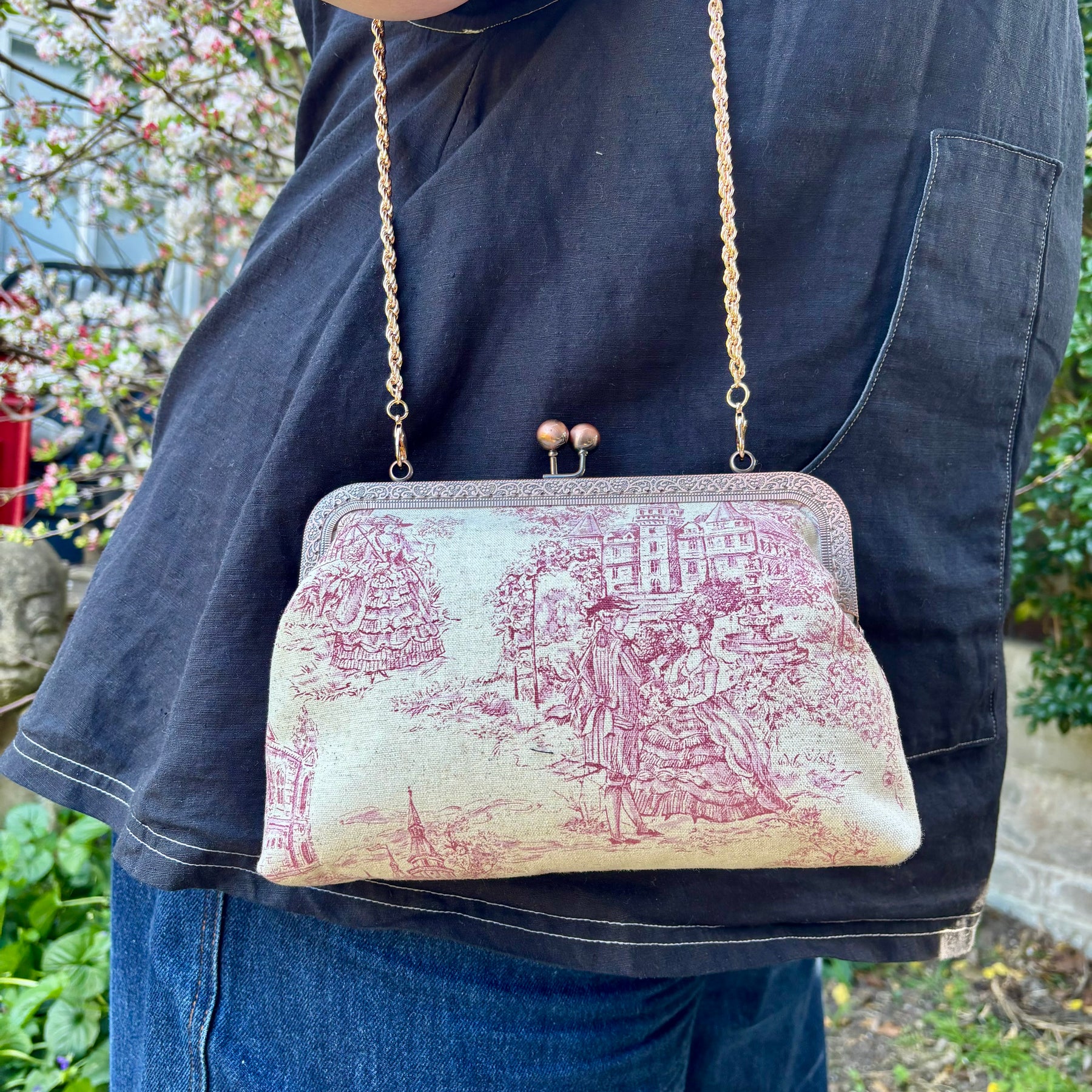Kiss Lock Handbag - Toile de Jouy