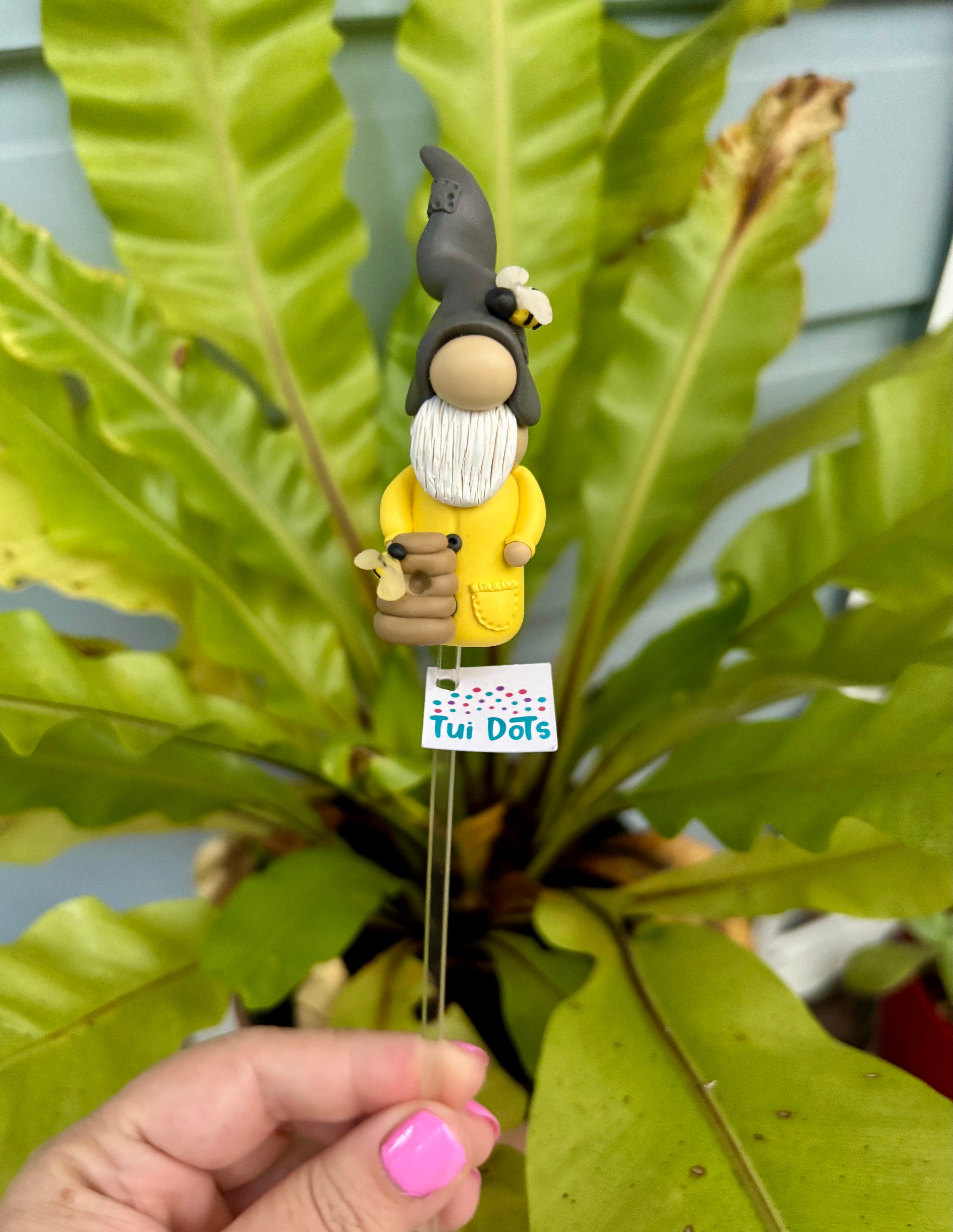Tiny Gnome - Beekeeper