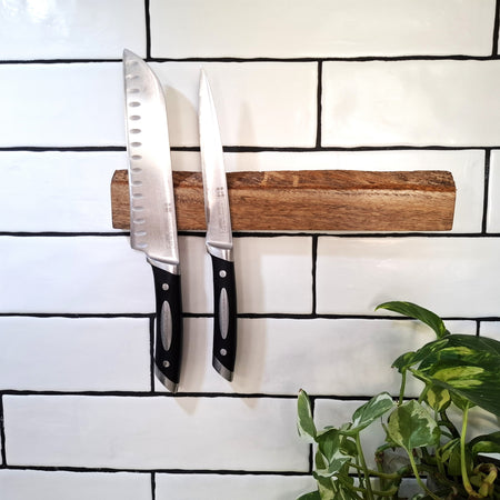 Handmade Wooden Magnetic Knife Holder: Wall-Mounted Kitchen Rack