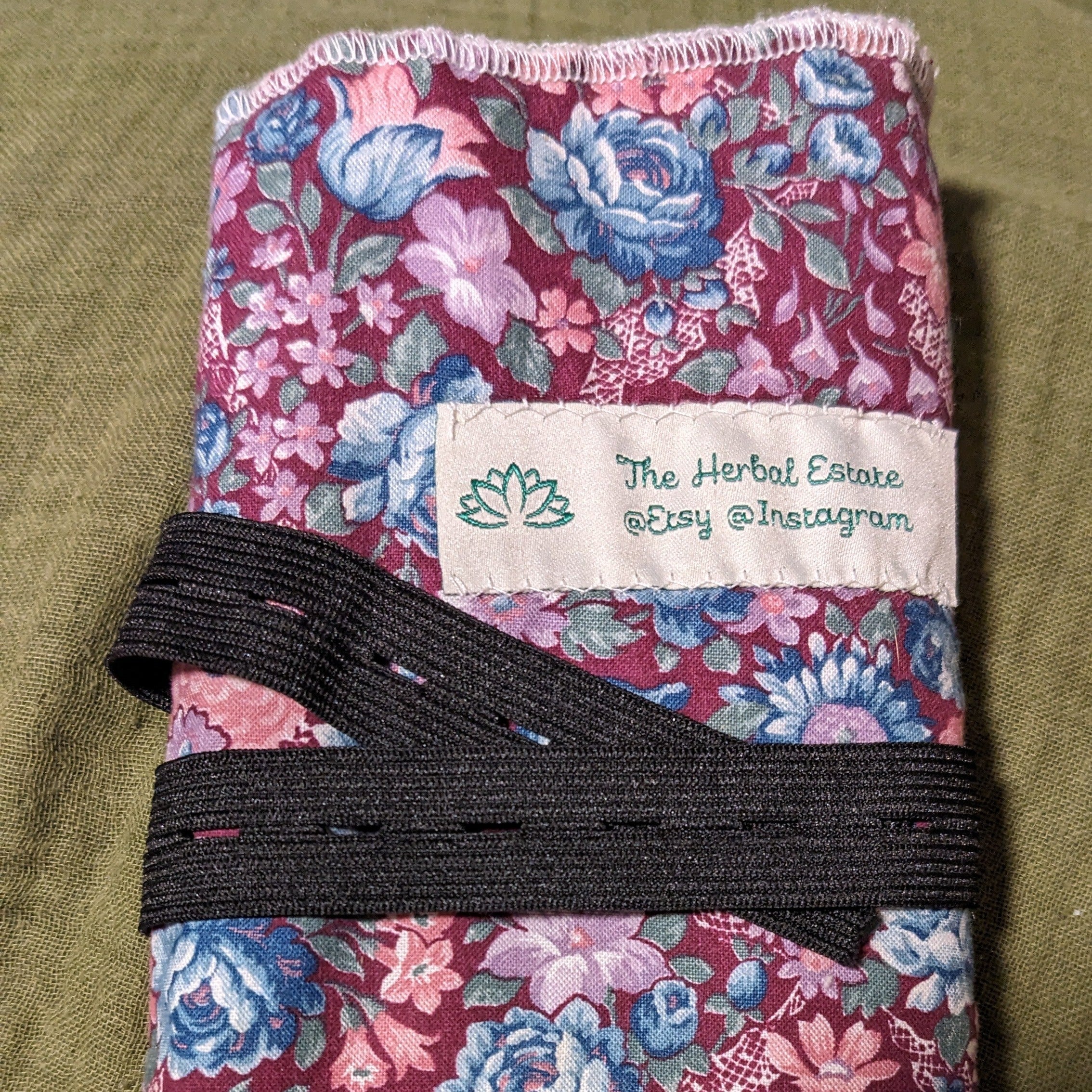1 Liver Castor Oil wrap pack, 1 Organic cotton pad, 100ml infused castor oil.