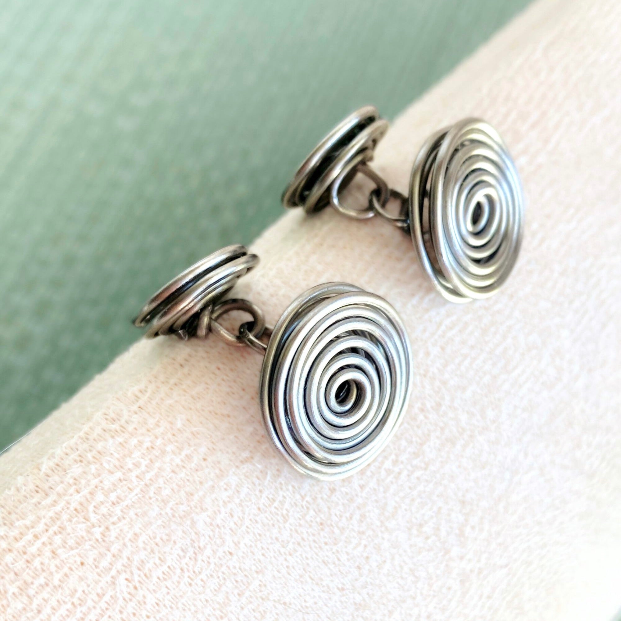 Spiral button cufflinks | Silver or Gold or Stainless Steel wire | Gift for Men, Groomsman | Celtic-inspired