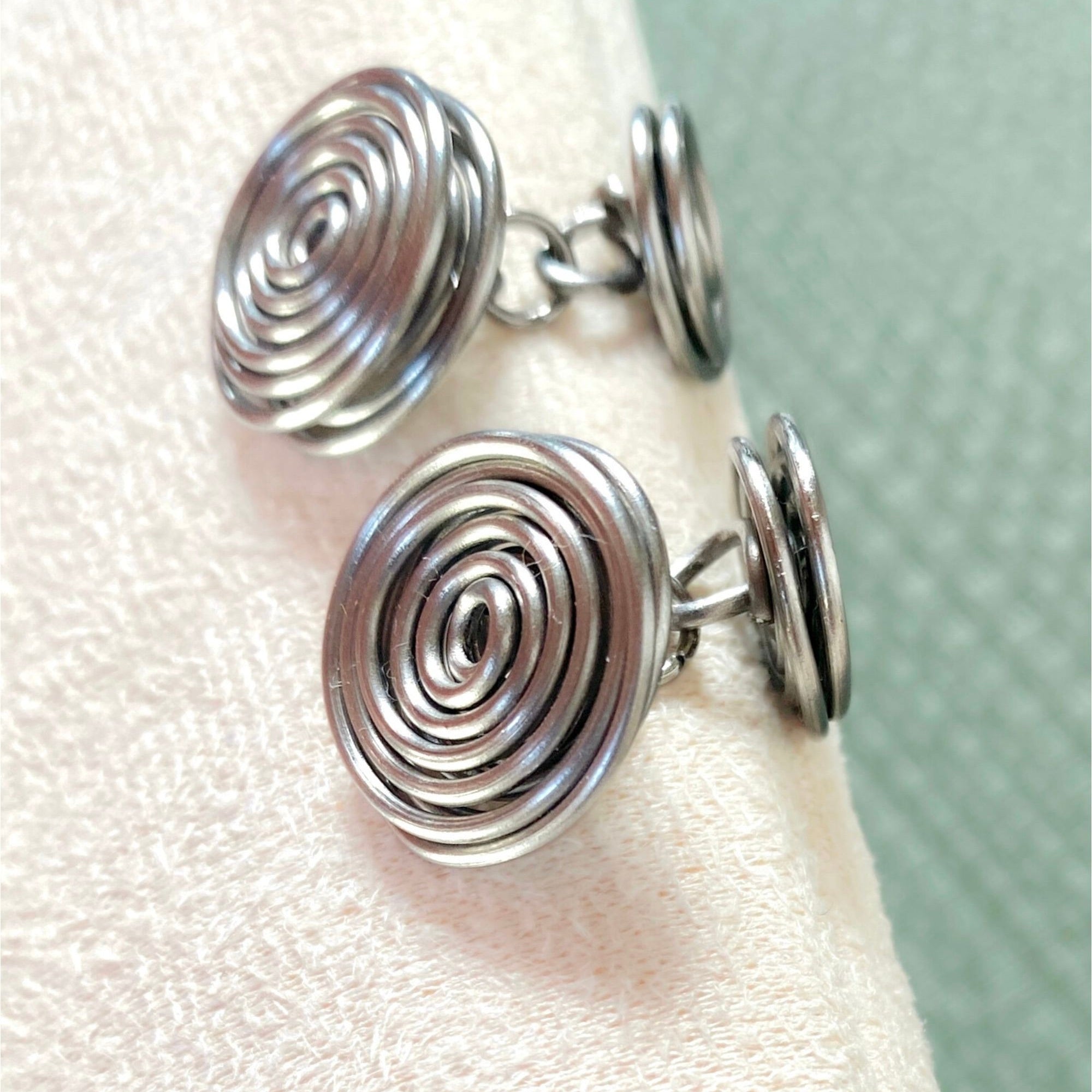 Spiral button cufflinks | Silver or Gold or Stainless Steel wire | Gift for Men, Groomsman | Celtic-inspired