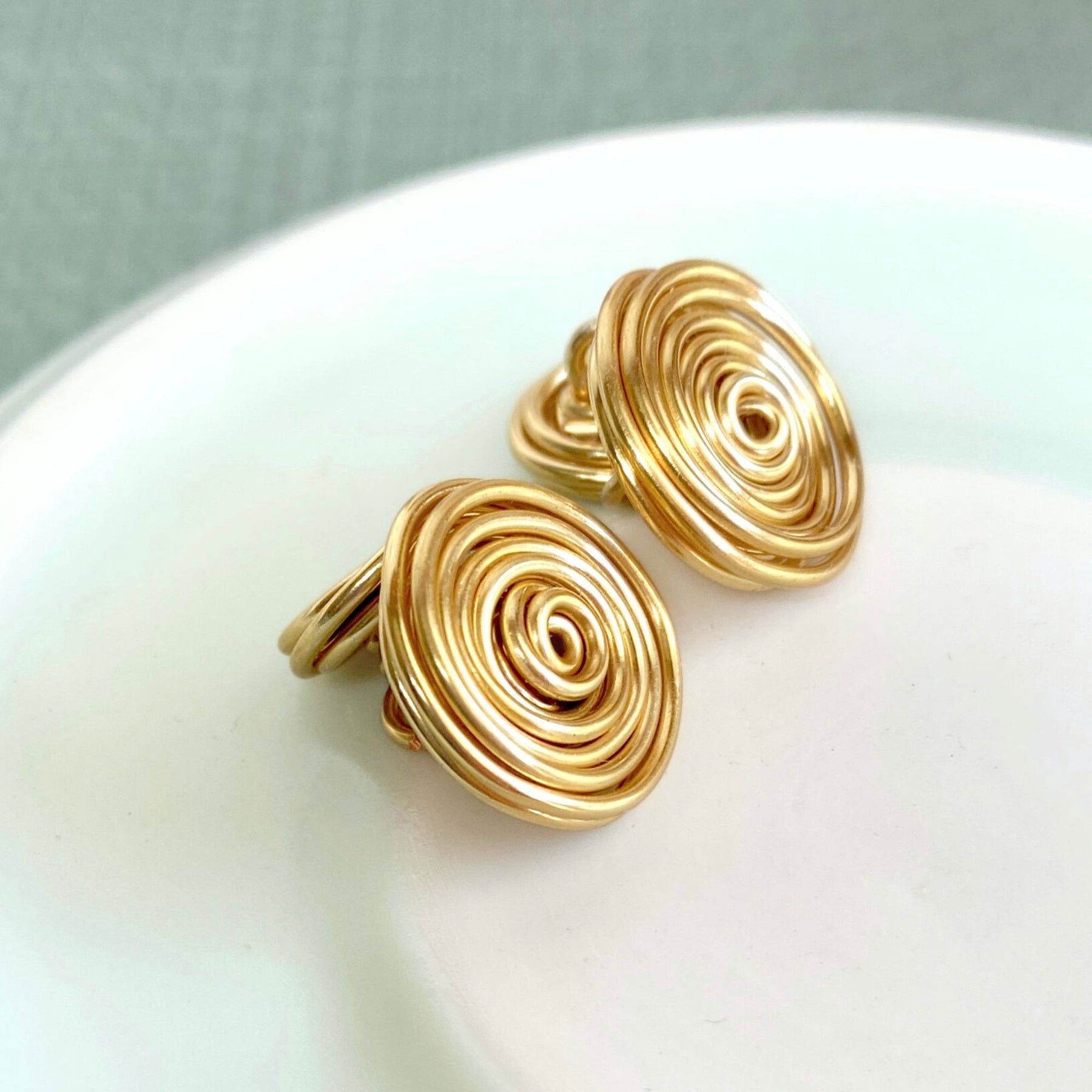 Wire spiral button cufflinks | Silver or Gold or Stainless Steel | Gift Boxed | Gift for Men, Groomsman | Celtic-inspired