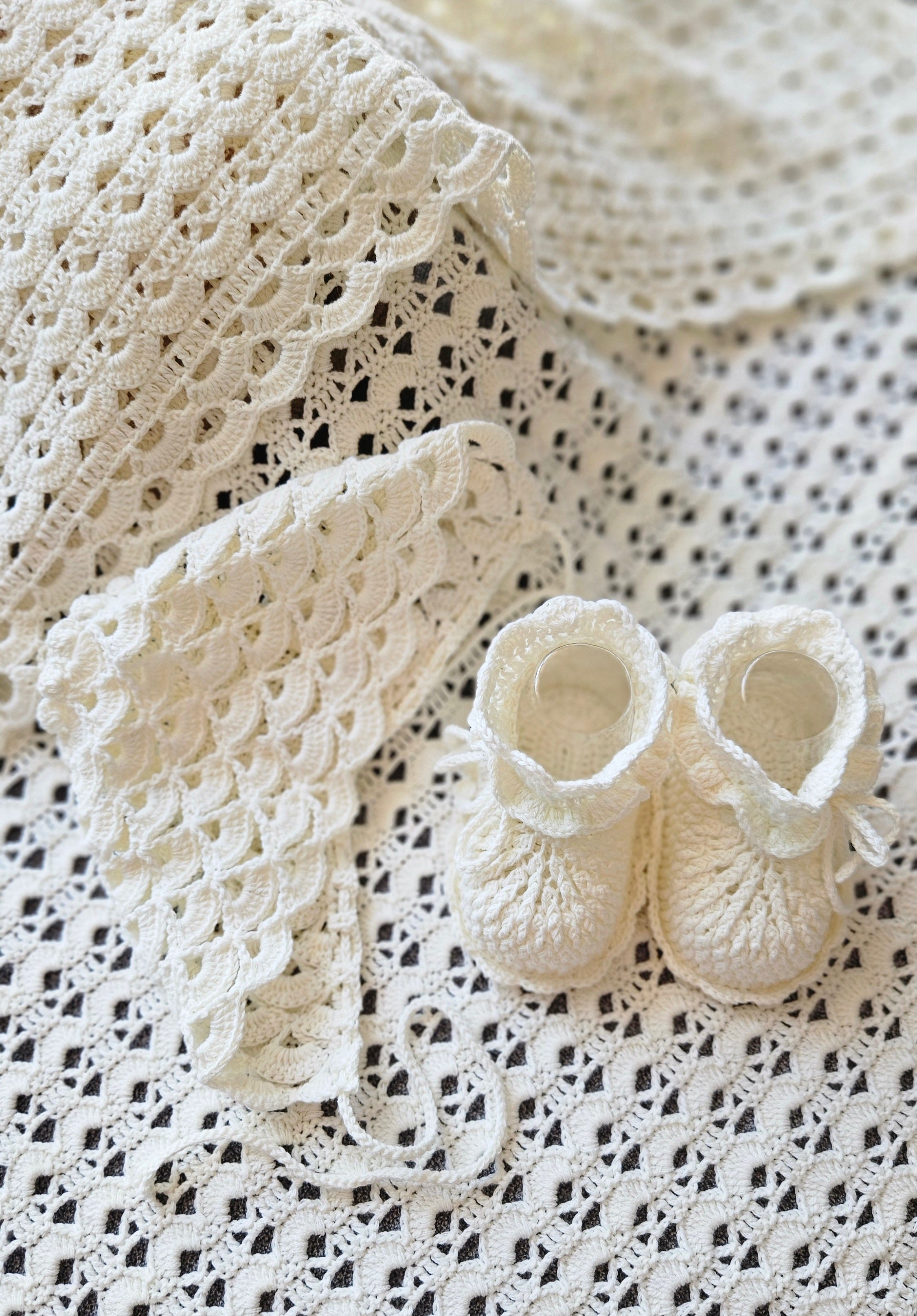 Handmade Newborn Crochet Gift Set – Cotton Blanket, Bonnet & Booties
