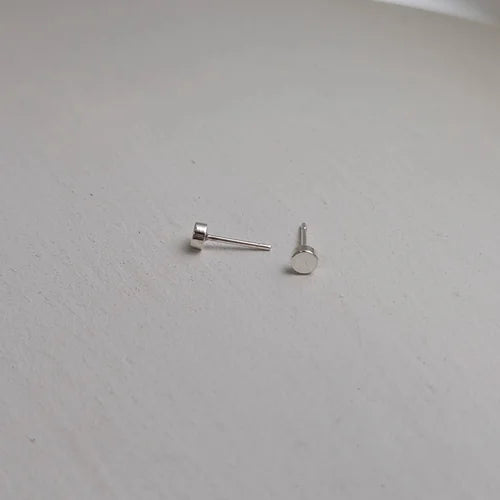 small round studs
