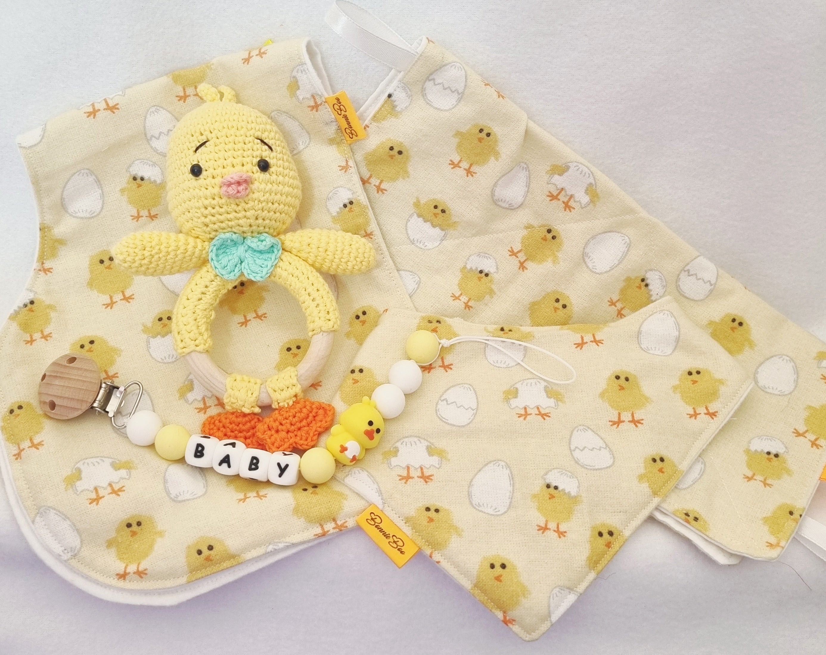 Handmade – Little Yellow Chicken - 4-piece Baby Shower set - BB004