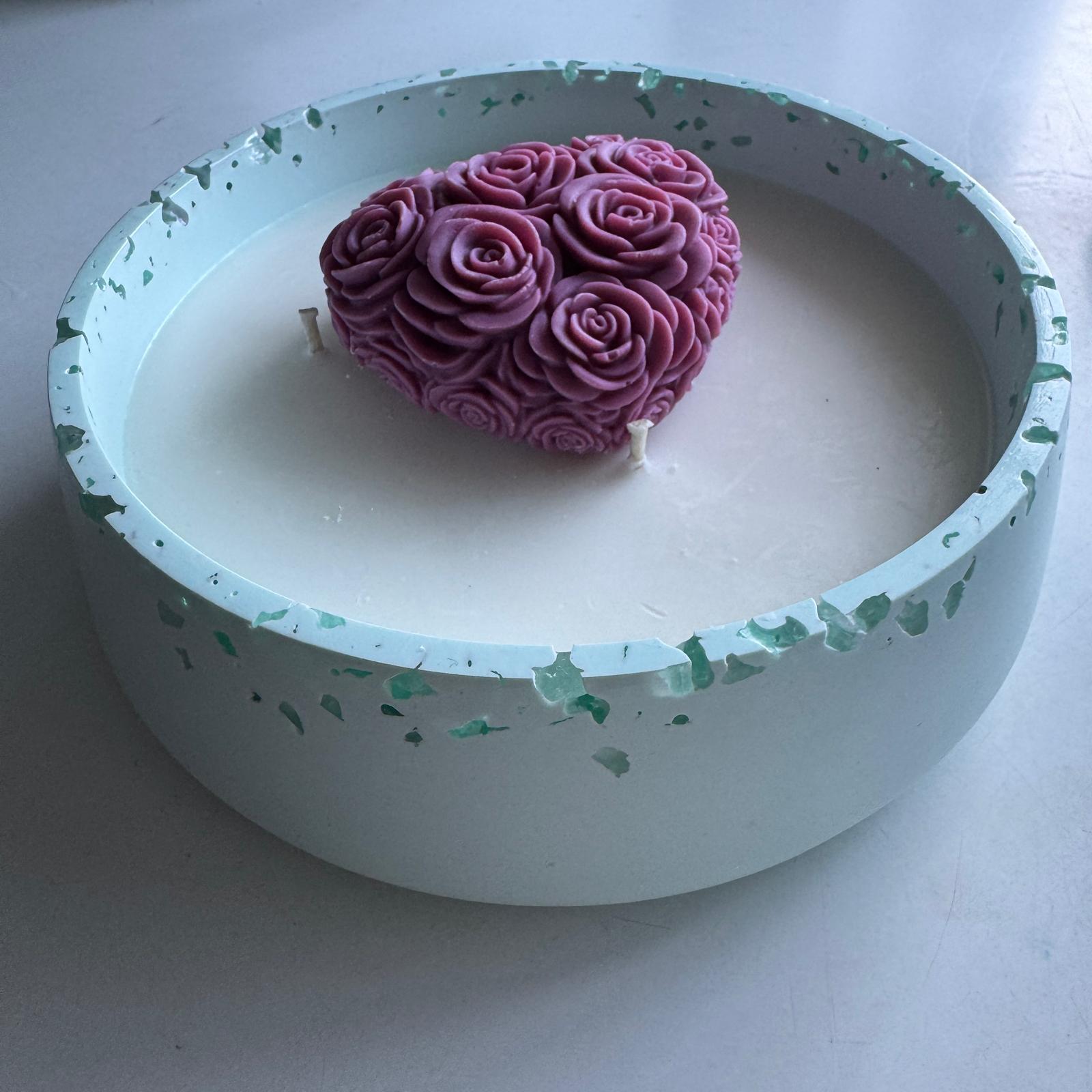 Large soy wax eco-concrete bowl candle with plum floral heart