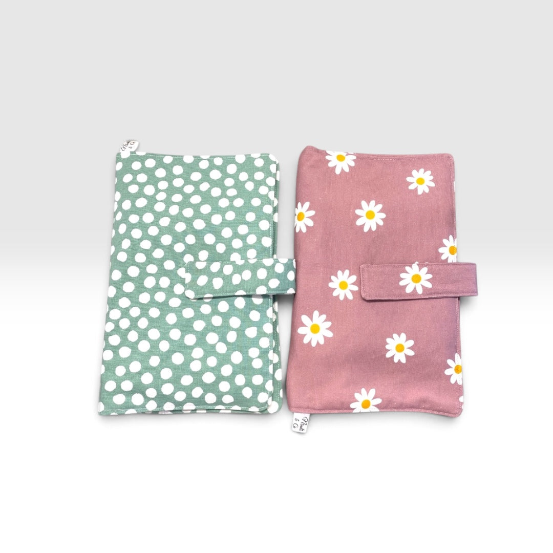 Stylish Nappy Wallet with Matching Change Mat