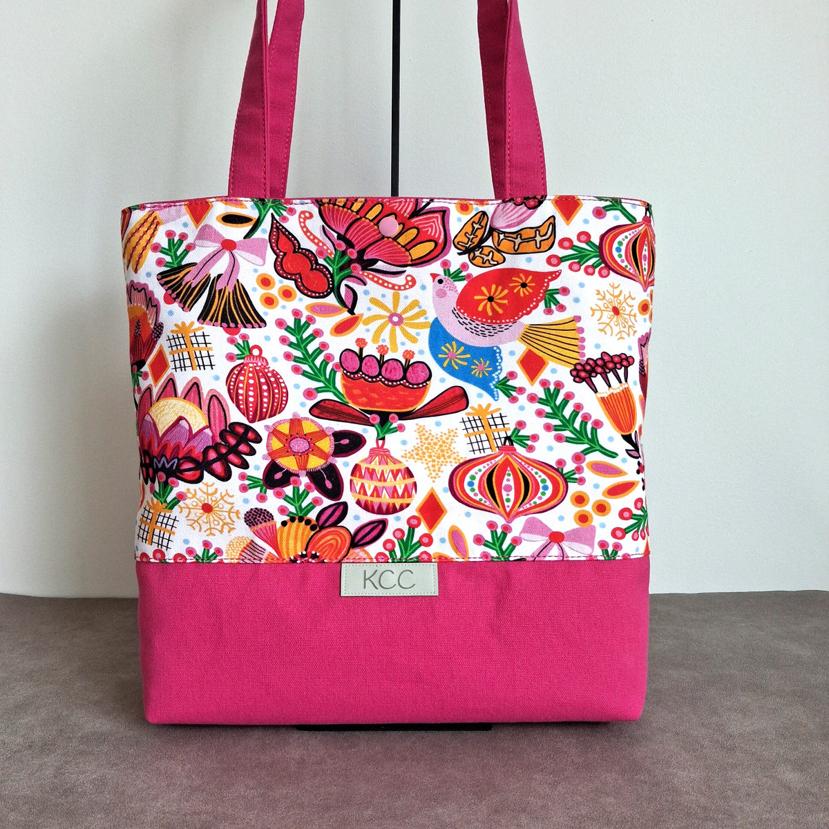 Quietly Christmas - Medium sized Tote Bag