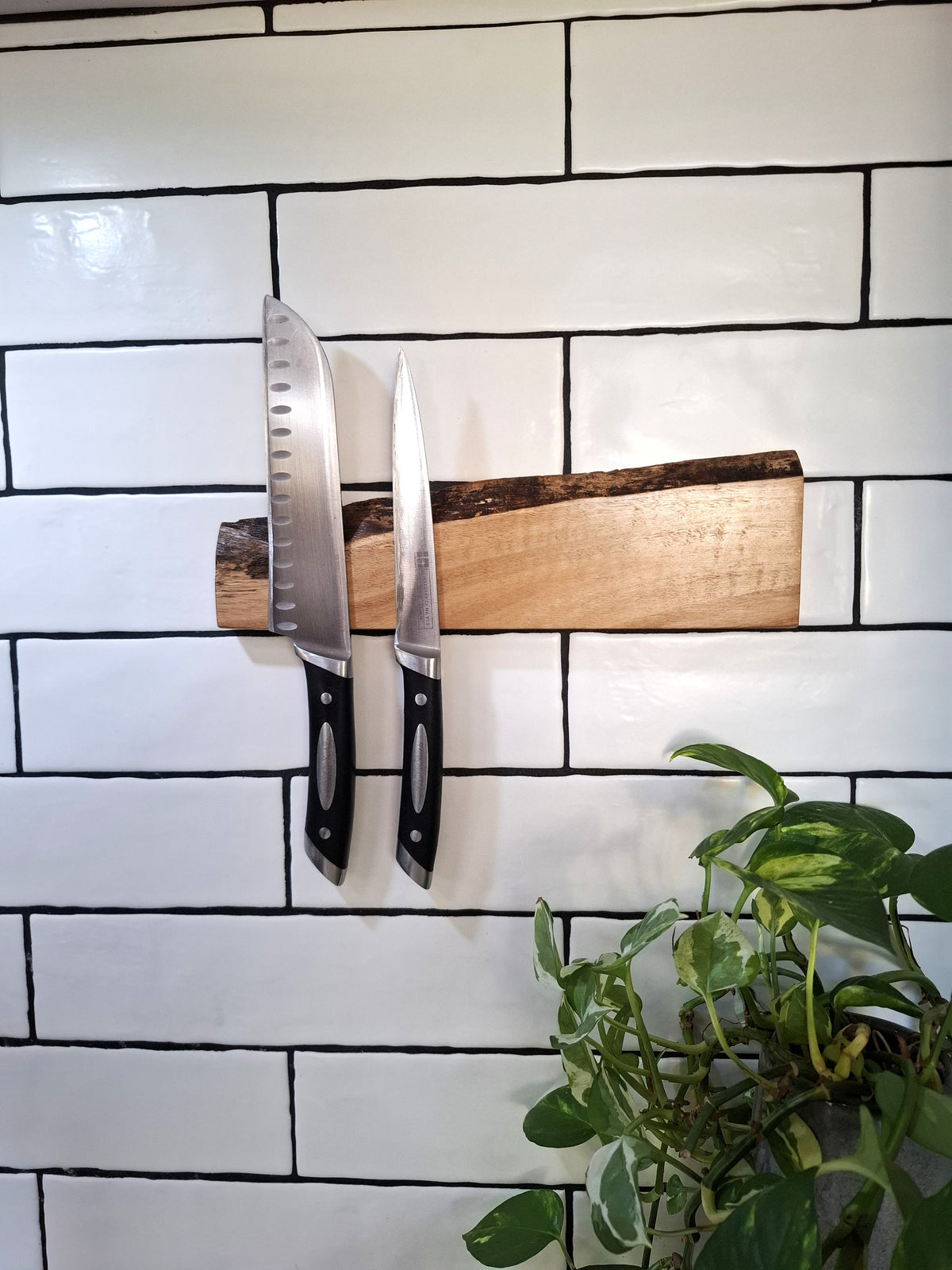Handmade Wooden Magnetic Knife Holder: Wall-Mounted Kitchen Rack