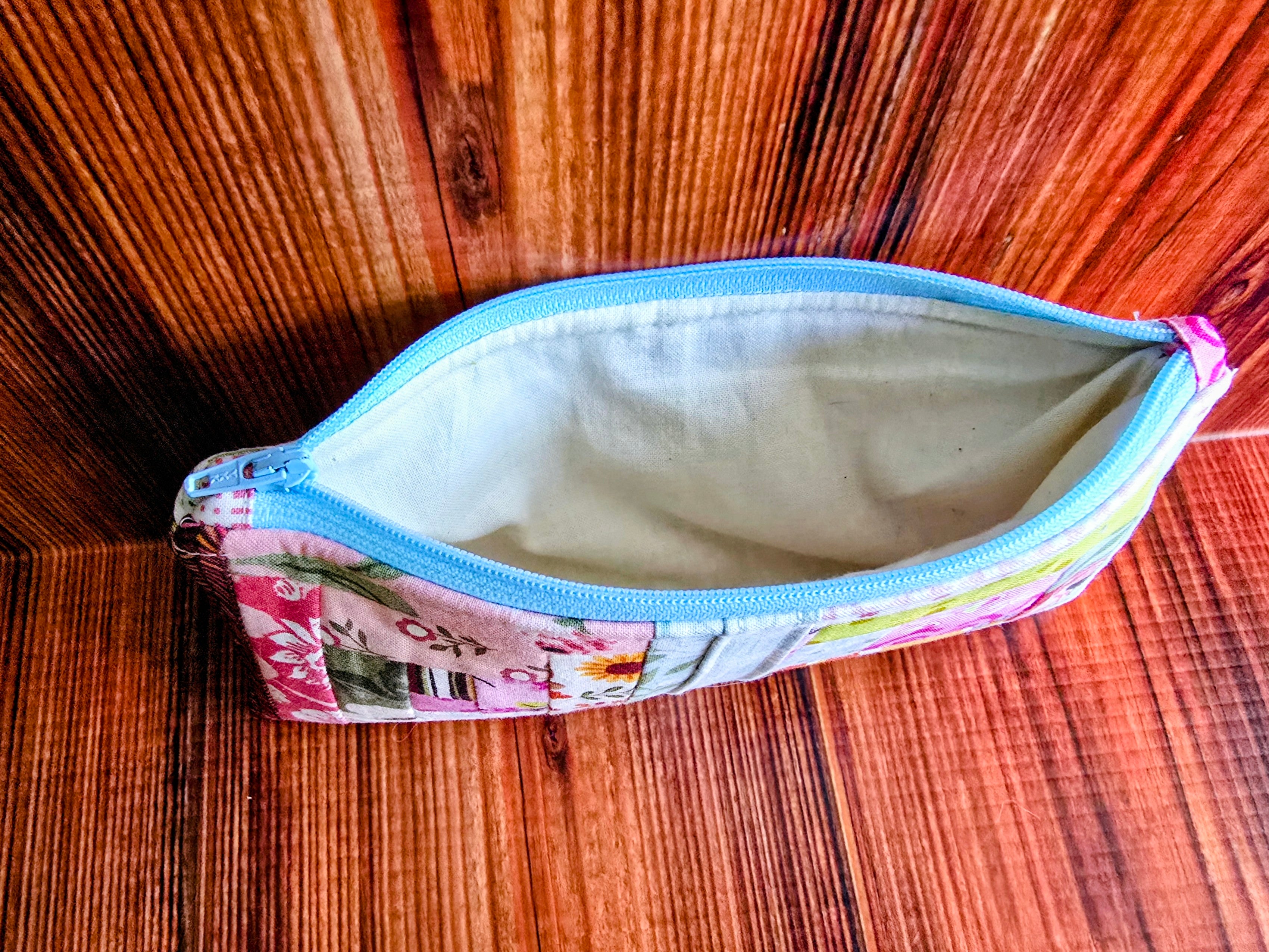 Handmade | Small | Scrappy | Zippered pouch