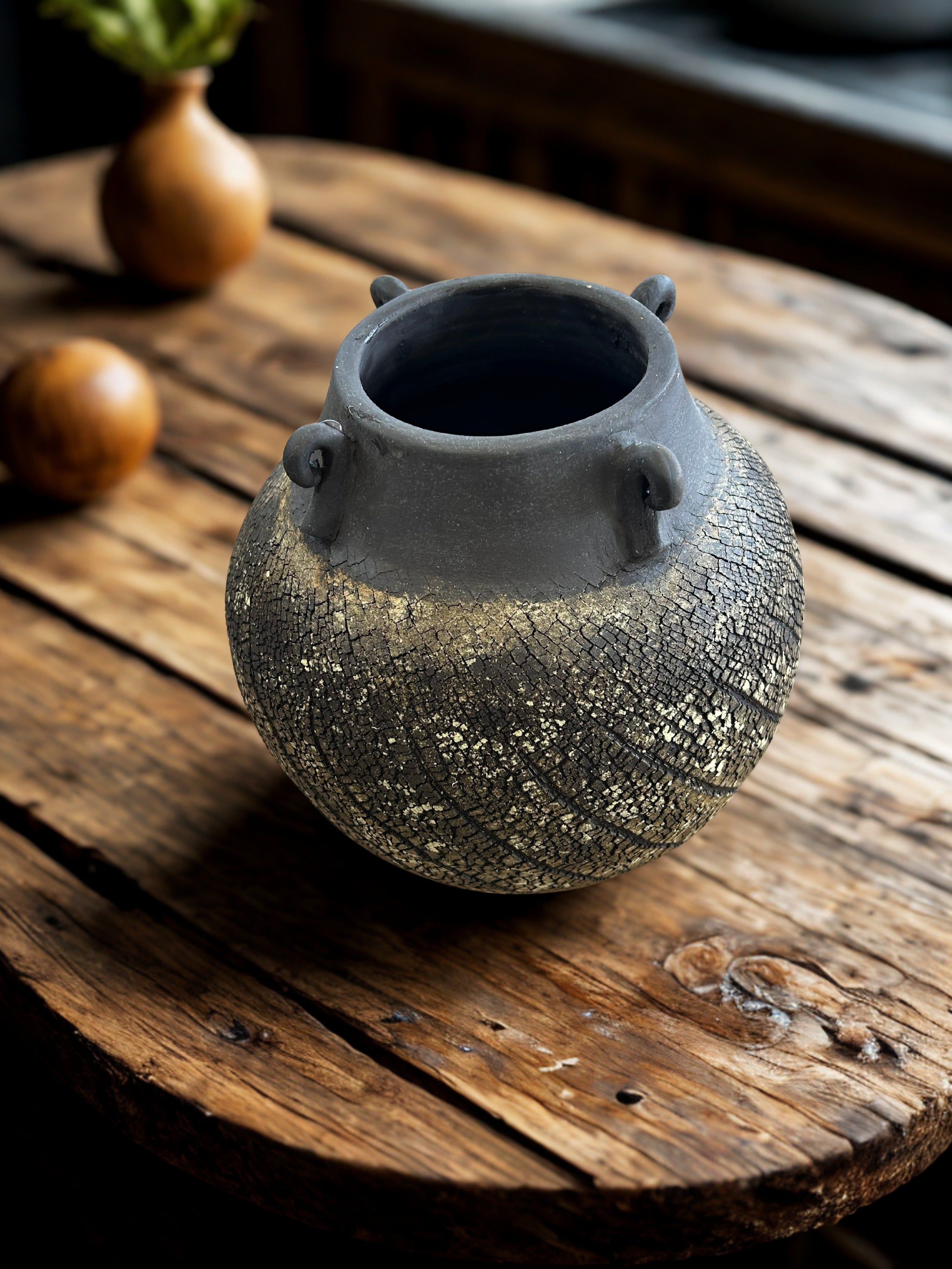 Black yellow urn