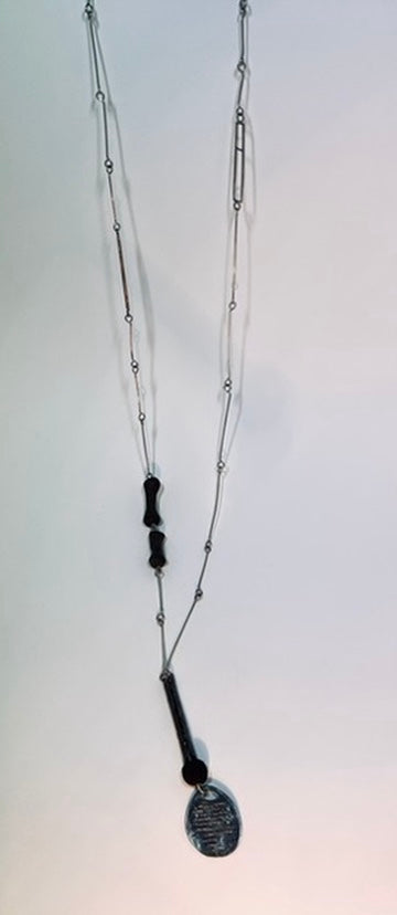 Long pendant necklace