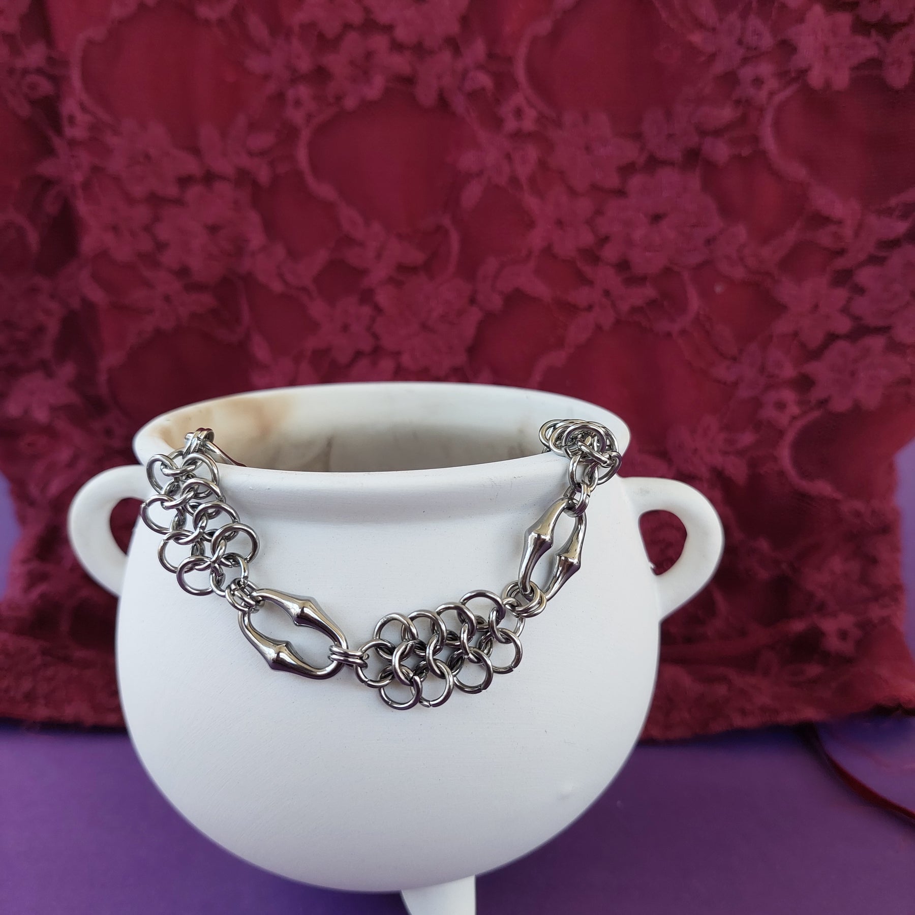 Chainmaille bracelet with chain connectors