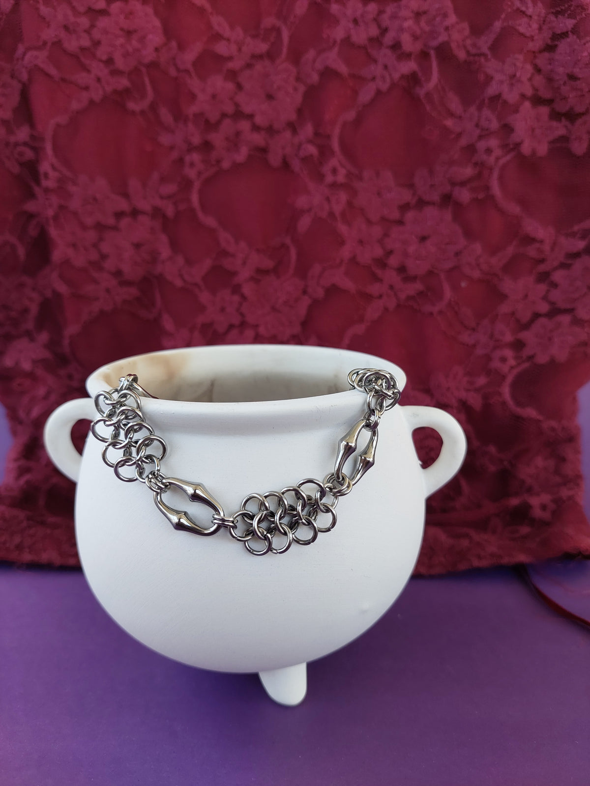 Chainmaille bracelet with chain connectors