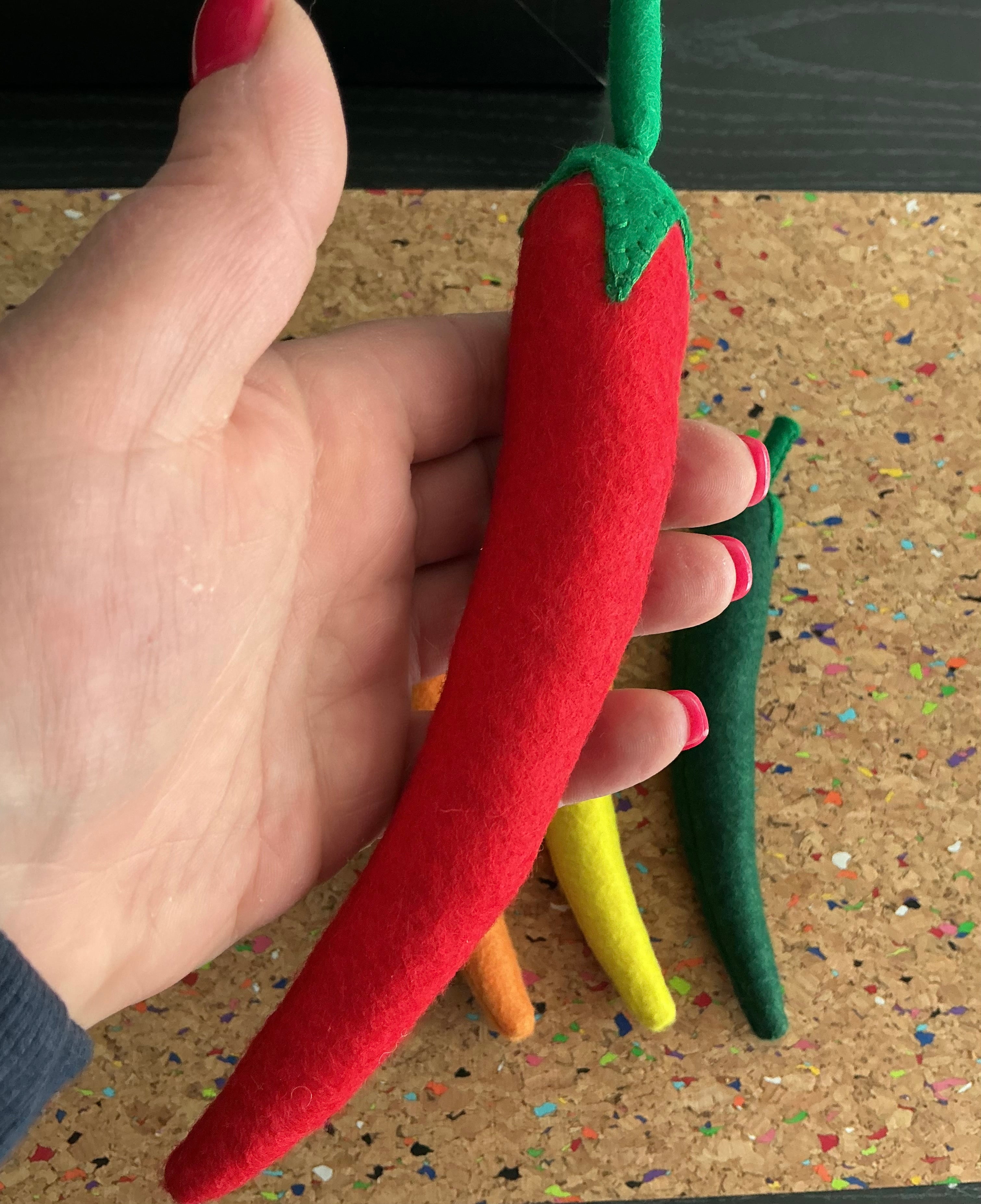 Felt chillies (set 4)