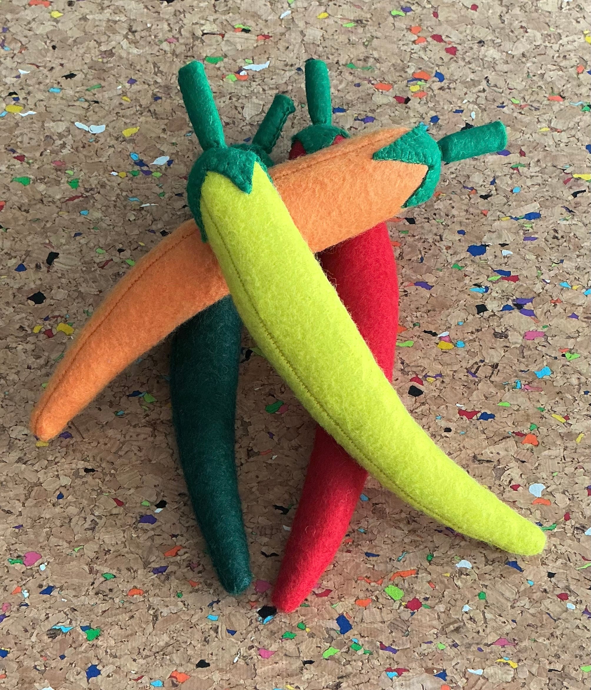 Felt chillies (set 4)