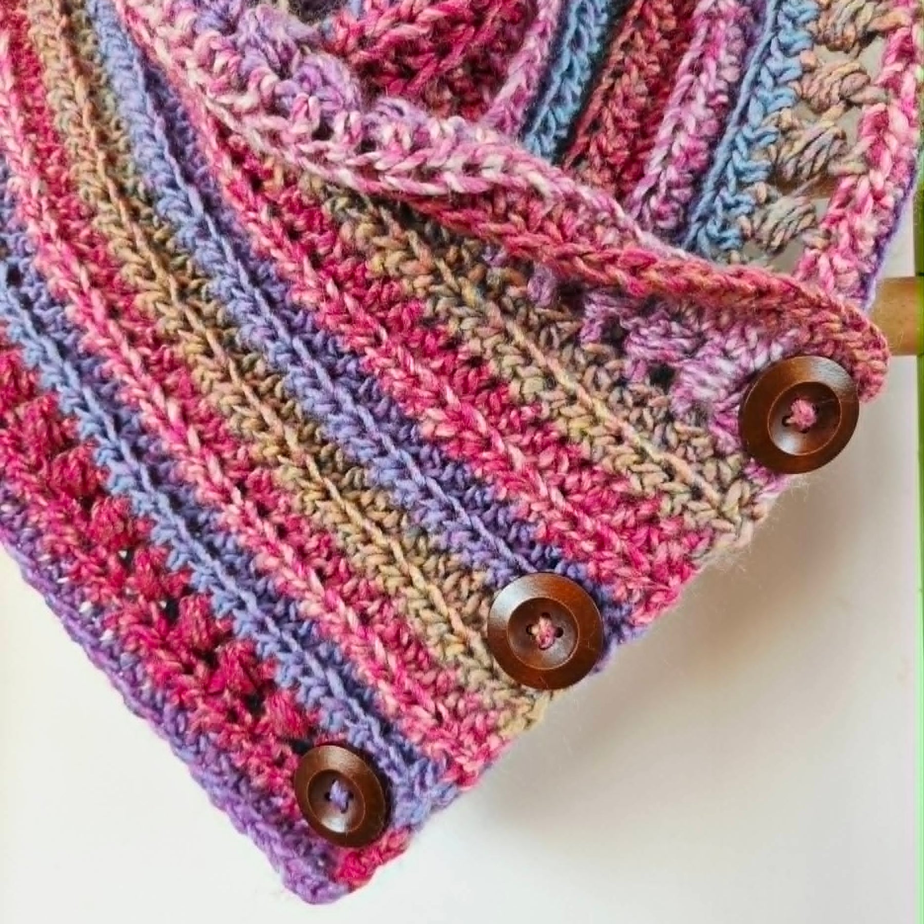 Ladies Neck warmer | Cowl | Scarf | Purple Pink | Adult | Vintage | Crochet | Buttoned