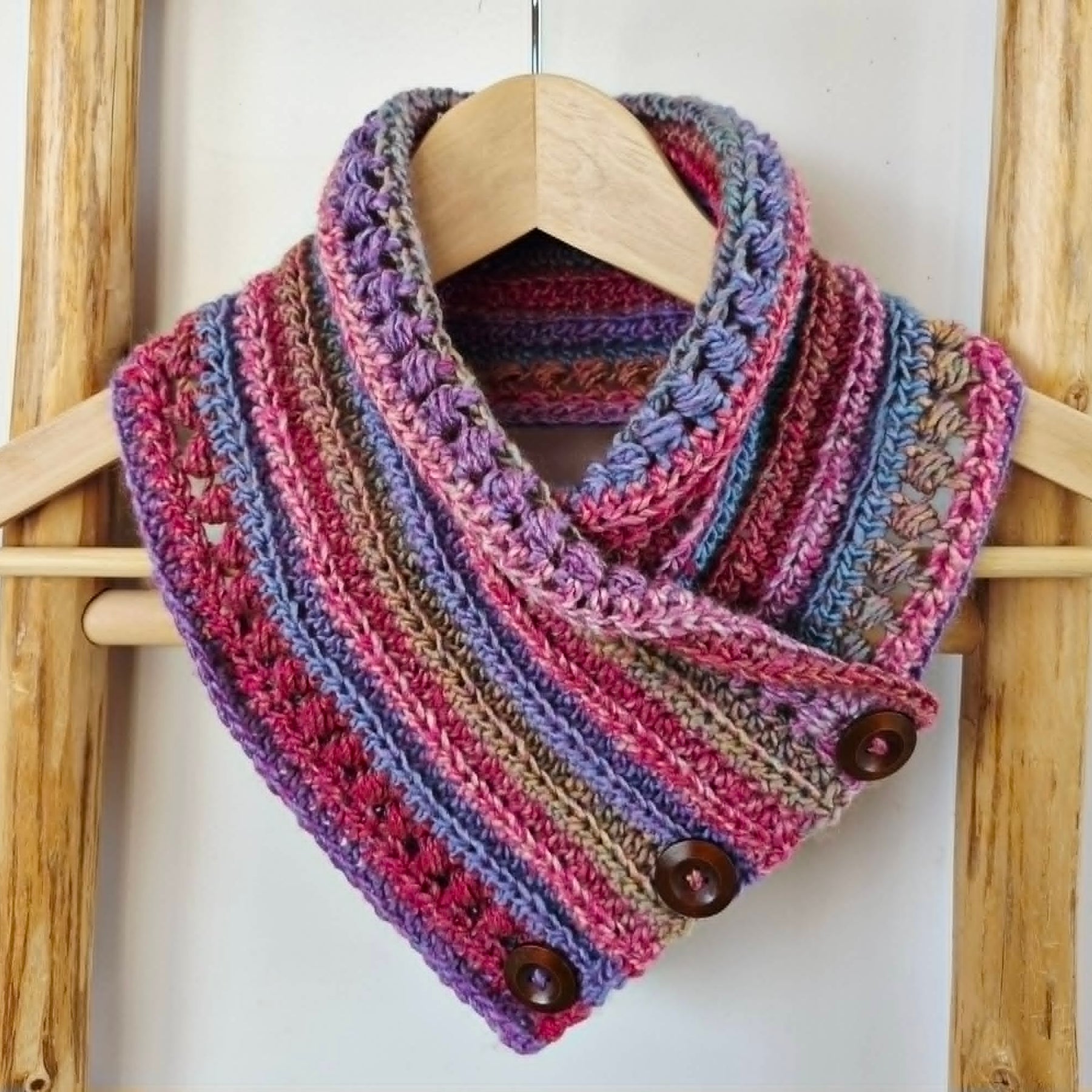 Ladies Neck warmer | Cowl | Scarf | Purple Pink | Adult | Vintage | Crochet | Buttoned