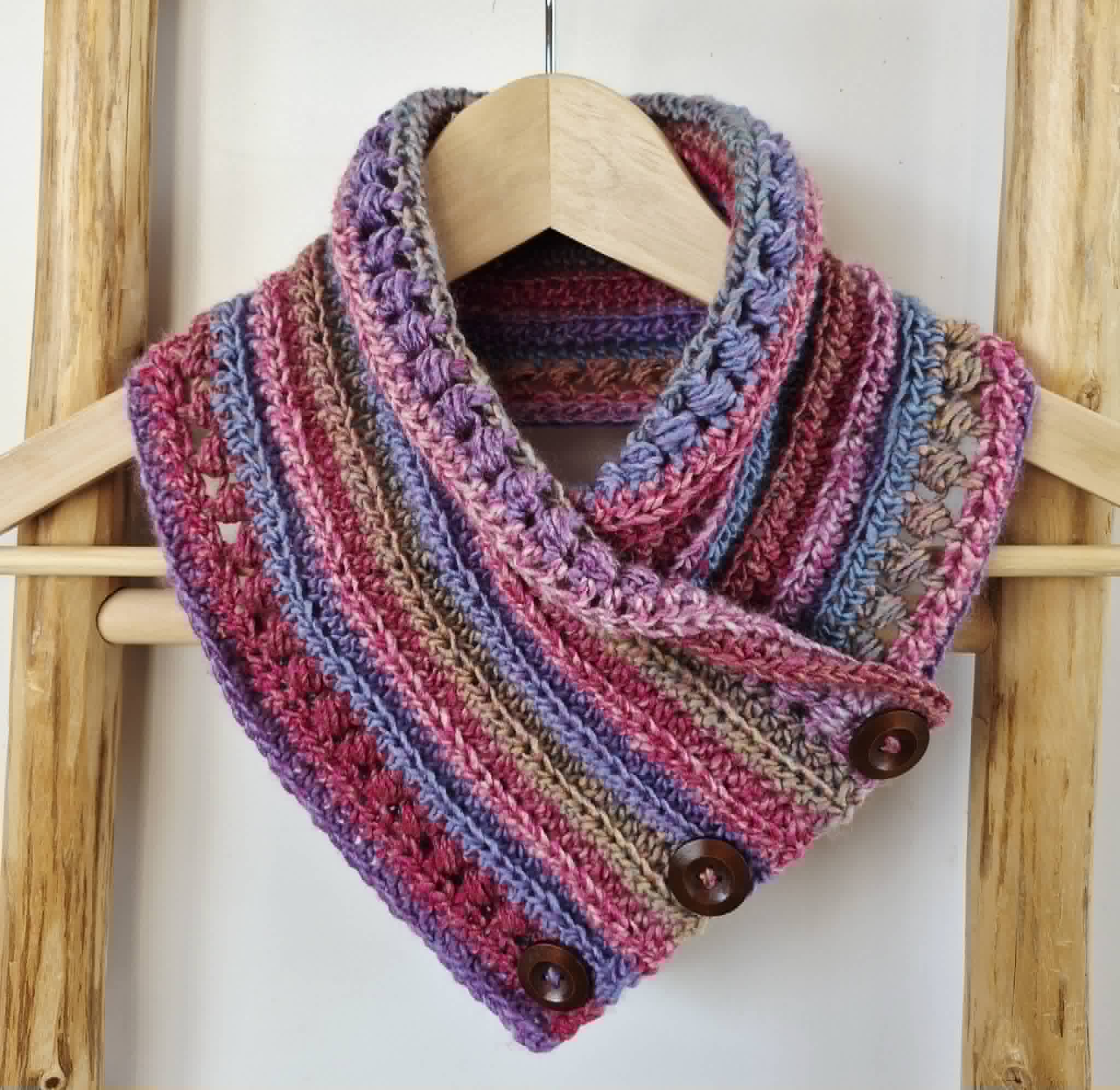 Ladies Neck warmer | Cowl | Scarf | Purple Pink | Adult | Vintage | Crochet | Buttoned