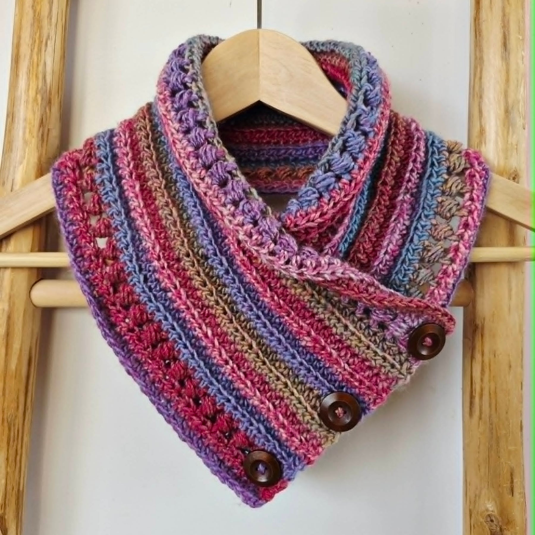 Ladies Neck warmer | Cowl | Scarf | Purple Pink | Adult | Vintage | Crochet | Buttoned