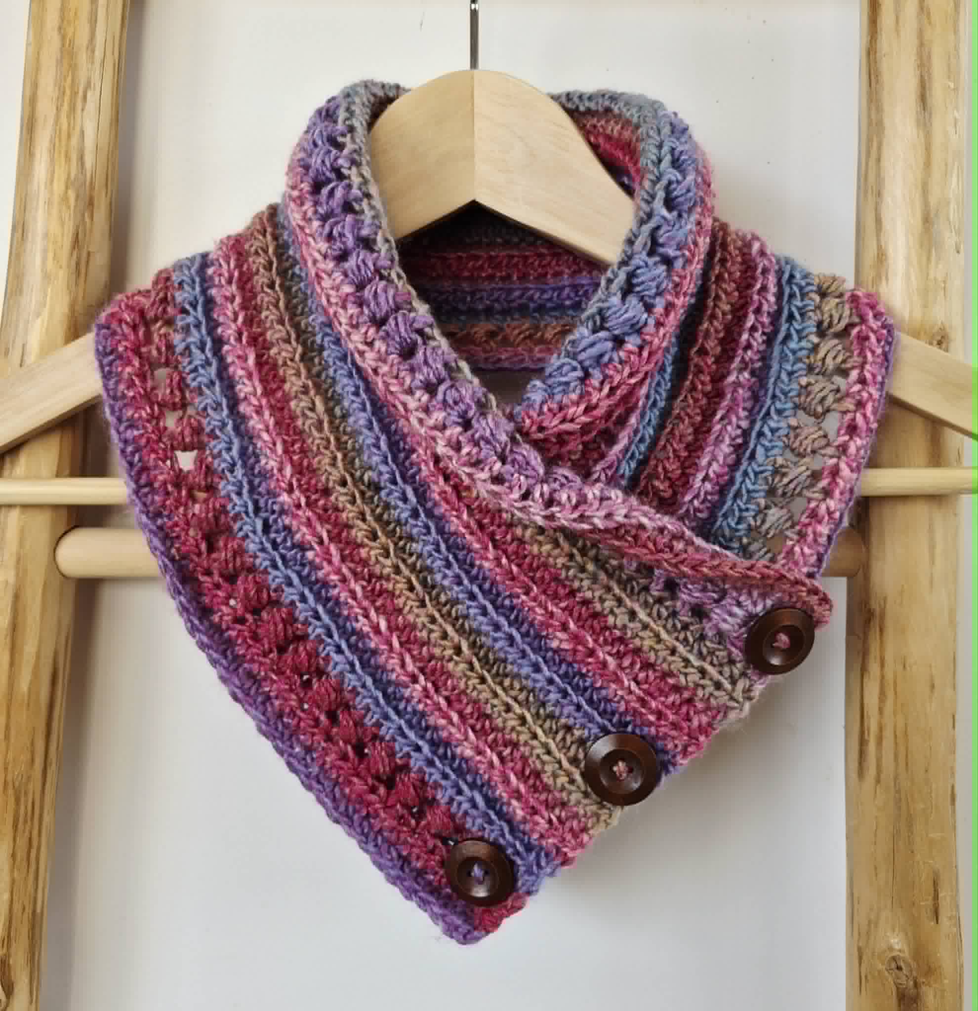 Ladies Neck warmer | Cowl | Scarf | Purple Pink | Adult | Vintage | Crochet | Buttoned