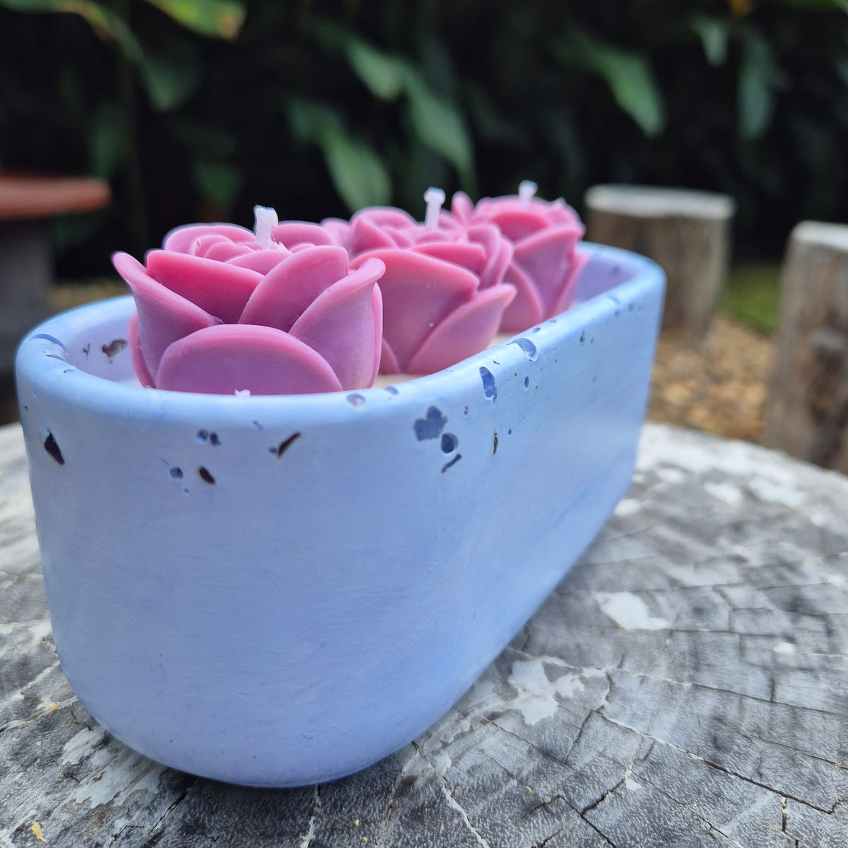 Pale blue concrete bowl candle with quartz stones and roses
