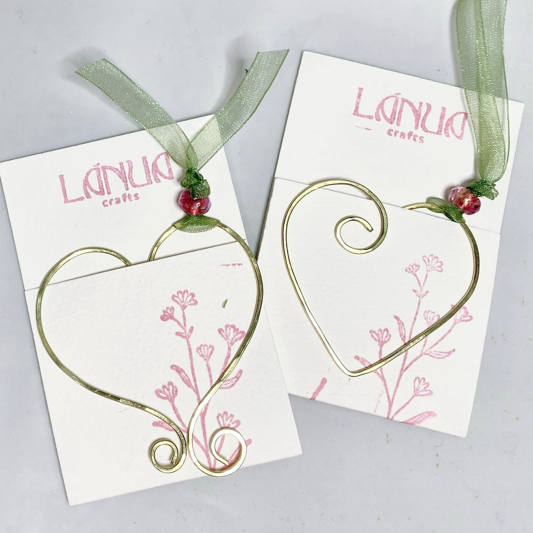 Hearts bookmarks | Brass wire | Single or Set of 2 | Book lover gift