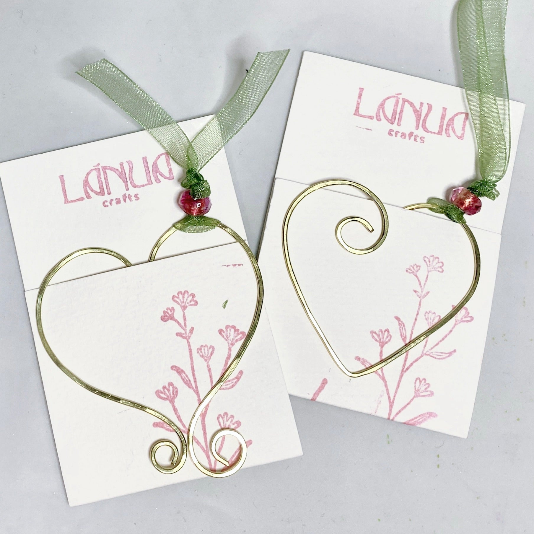 Hearts bookmarks | Brass wire | Single or Set of 2 | Book lover gift