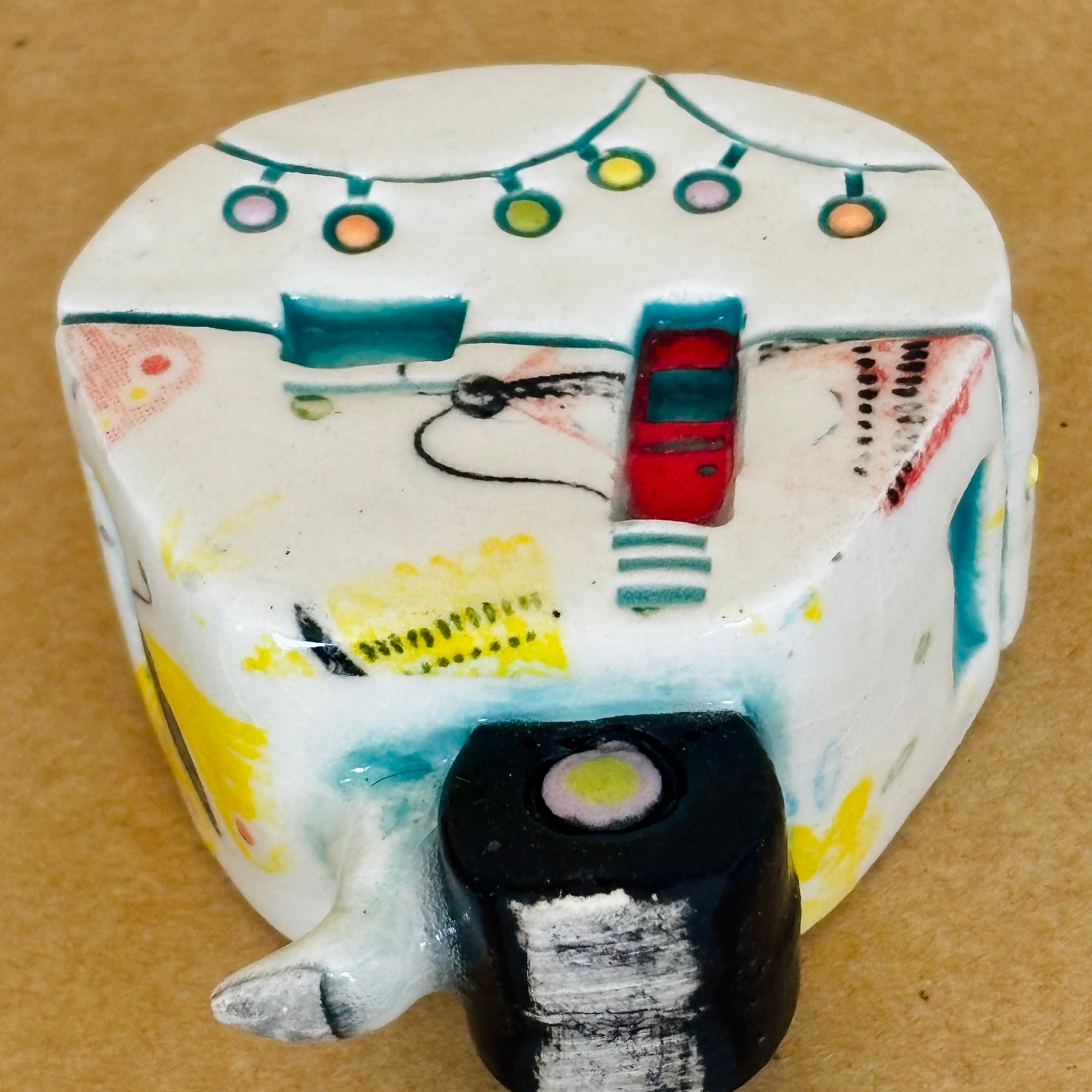 Small Retro Collectable Ceramic Caravan 11