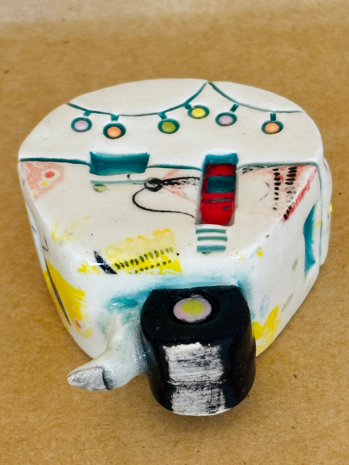 Small Retro Collectable Ceramic Caravan 11