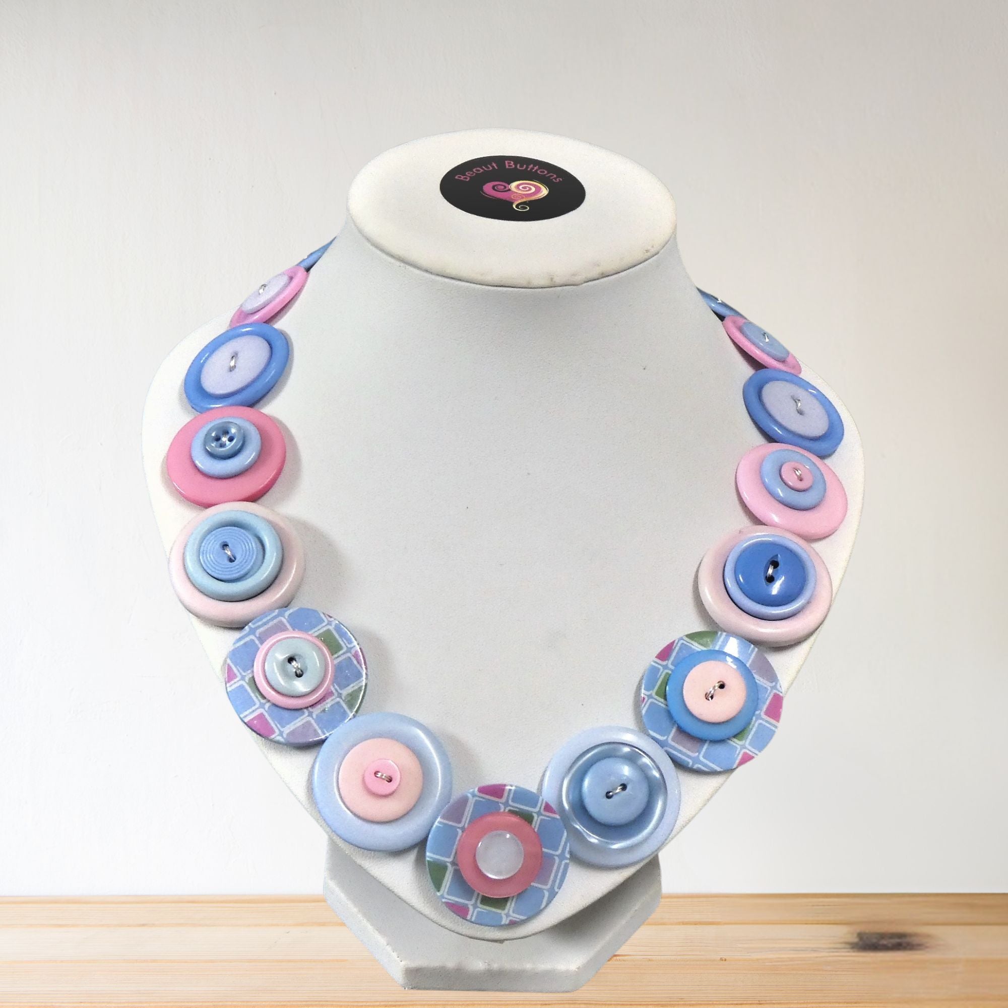 Button necklace - Blue Belle