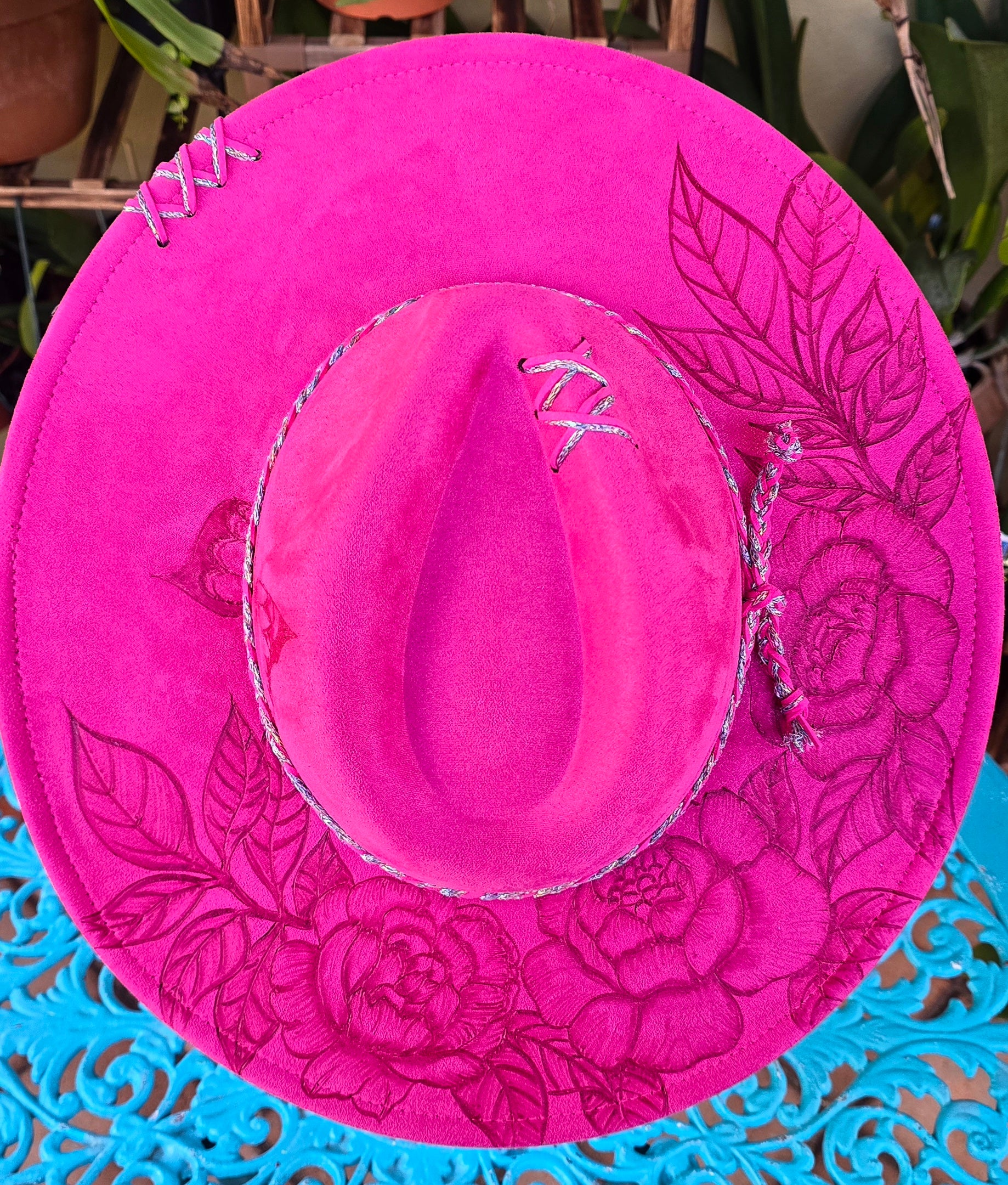 Hand burnt fedora Butterfly collect : Peony flowers