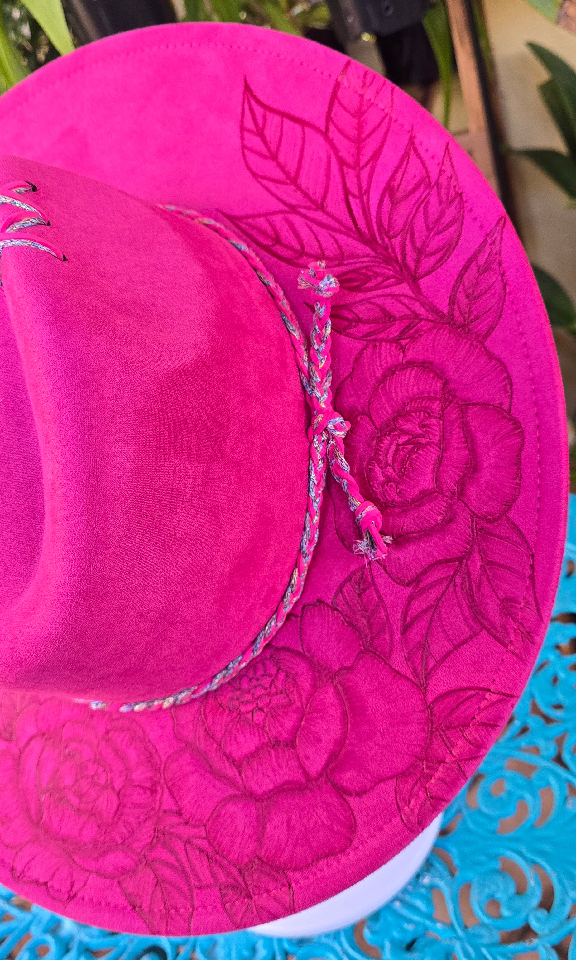 Hand burnt fedora Butterfly collect : Peony flowers