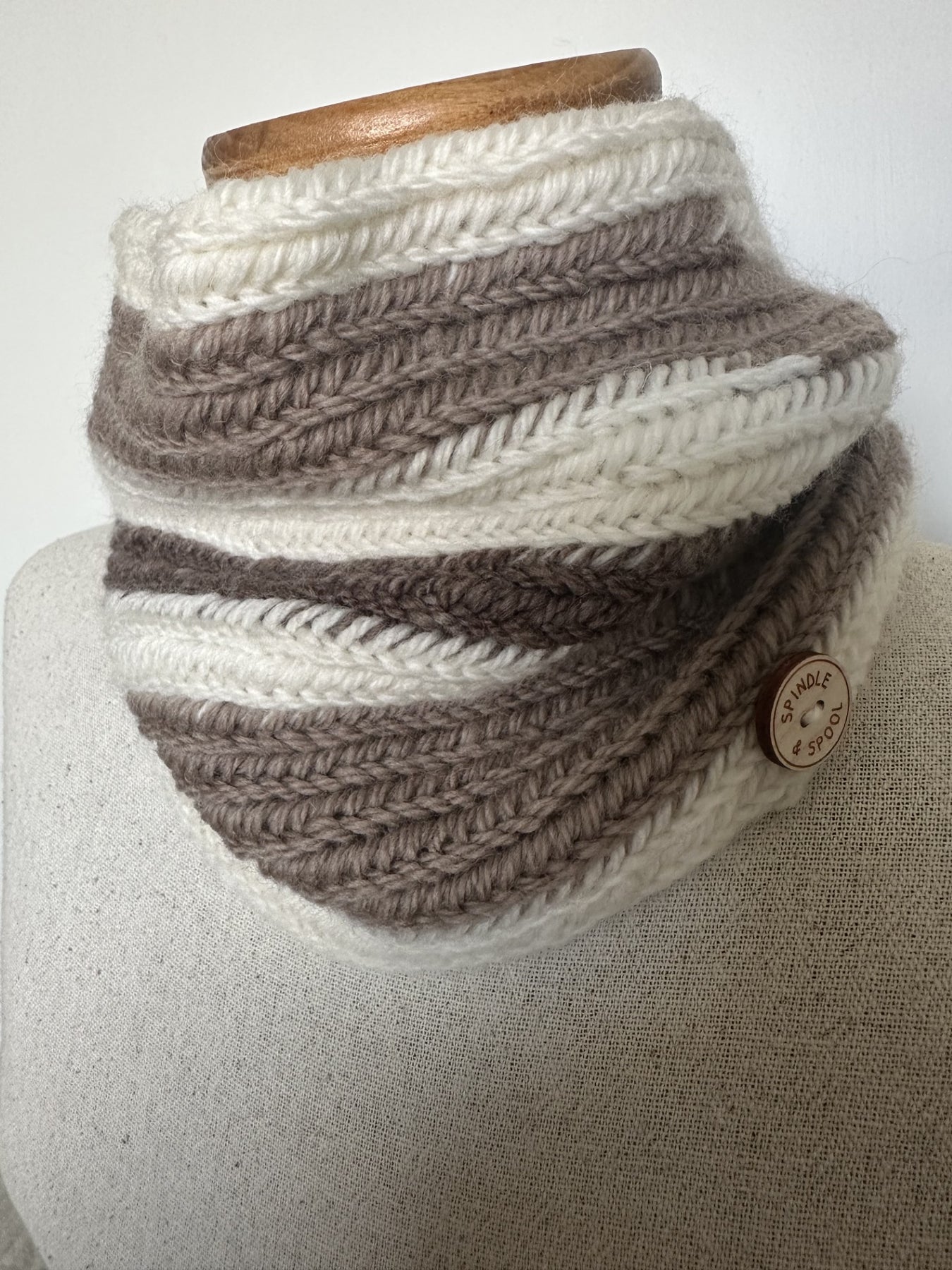 ‘Stripe’ Viking Nalbinding Wool Cowl or Neck Warmer