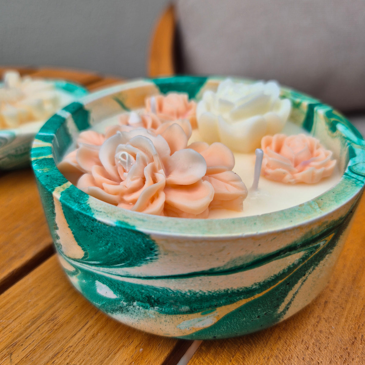 Green marbled concrete bowl candle with Coconut Lime