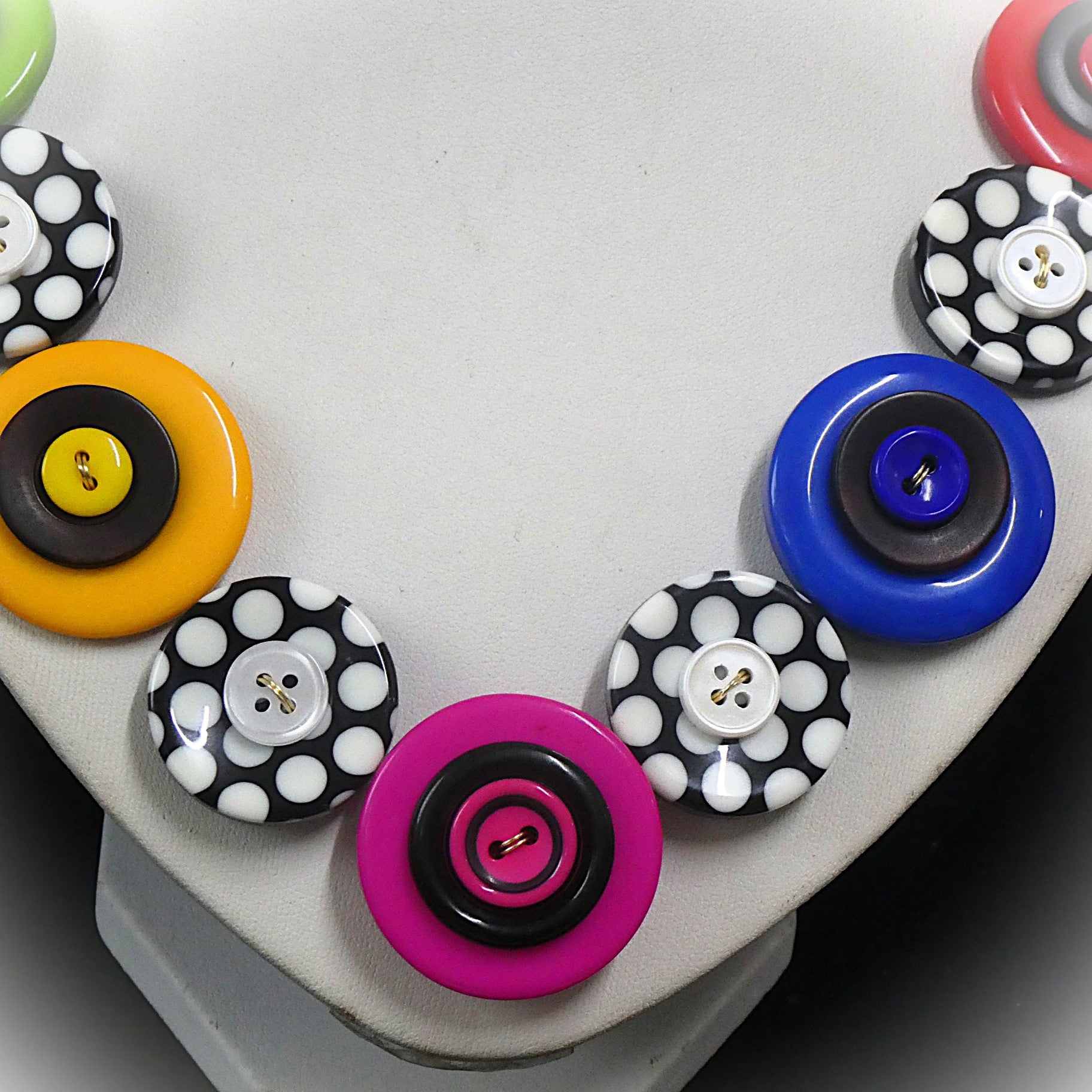 Button necklace - A Spot of Colour