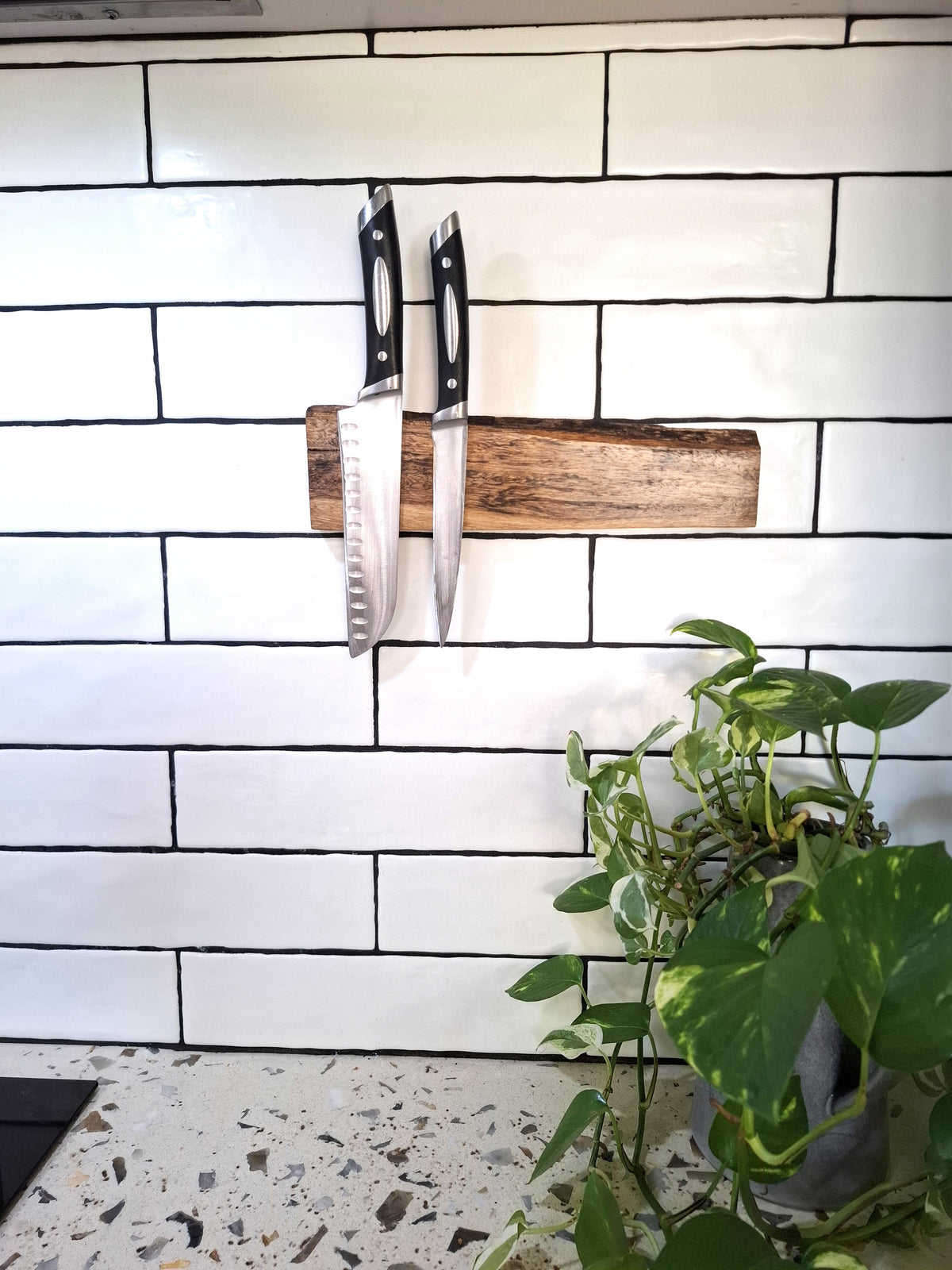Handmade Wooden Magnetic Knife Holder: Wall-Mounted Kitchen Rack