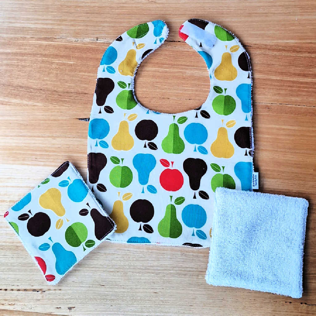 Handmade Retro Apple & Pears Bib & 2 Washcloth Set