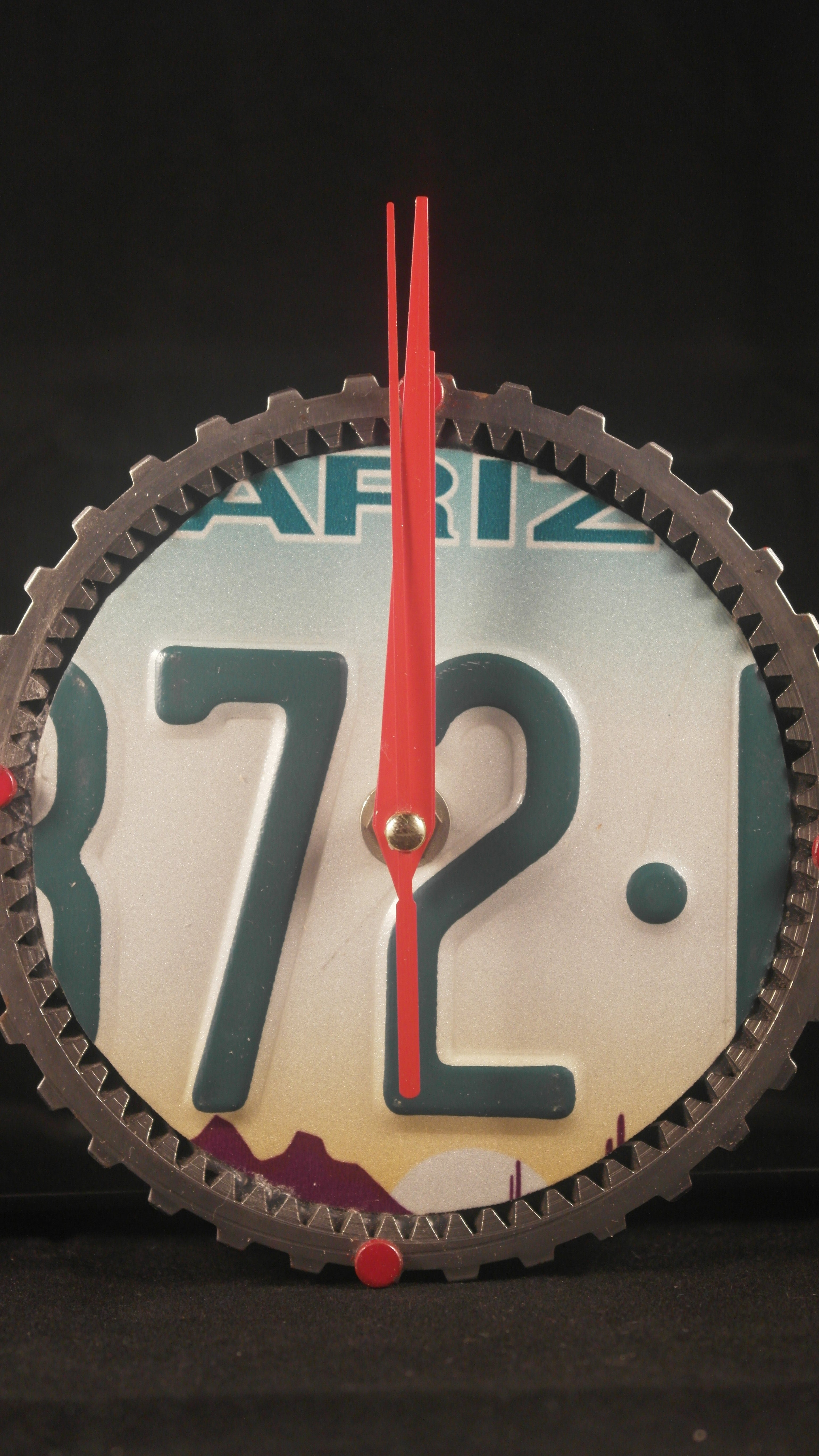 Real Car Part Gear Clock with USA Licence Plate Insert