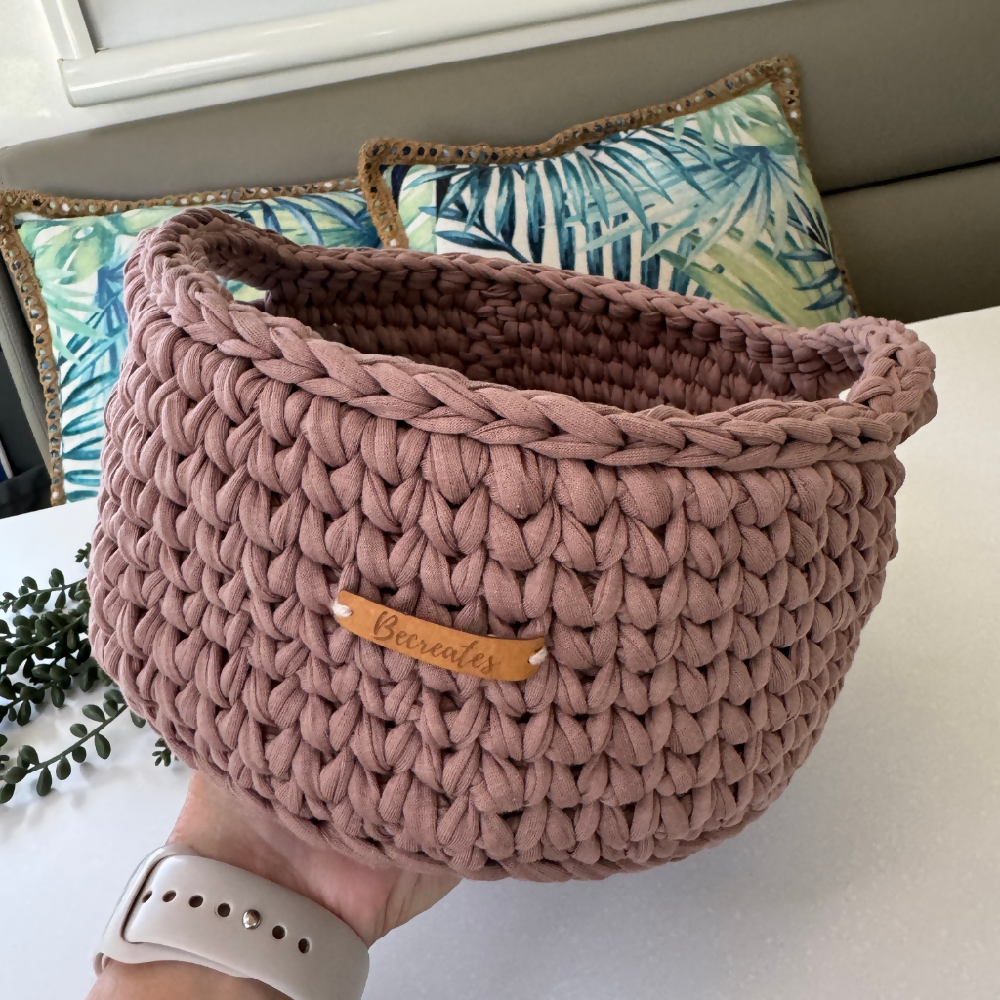 Becreates | XLarge Handmade Basket with handles | Chocolate